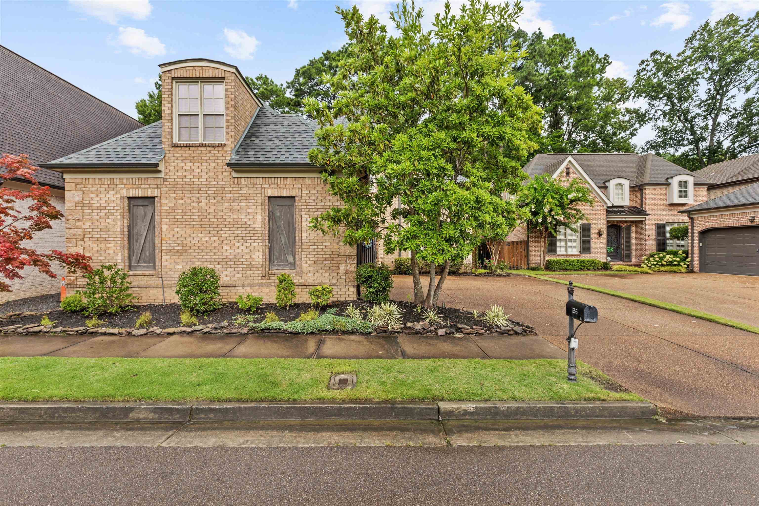 1555 Lawton Trl Property Photo 2