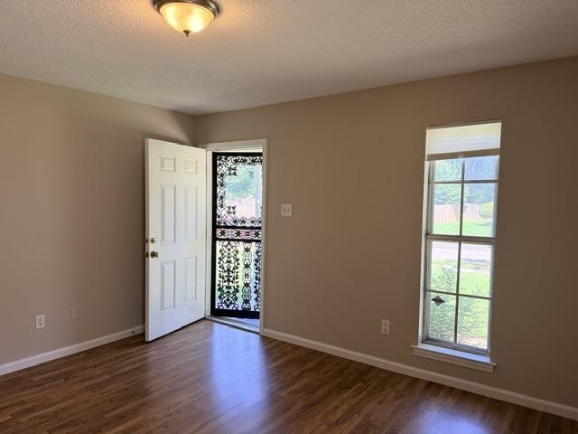 5400 Sputnik Dr Property Photo 4