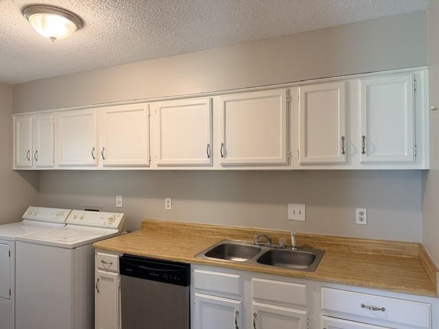 5400 Sputnik Dr Property Photo 8