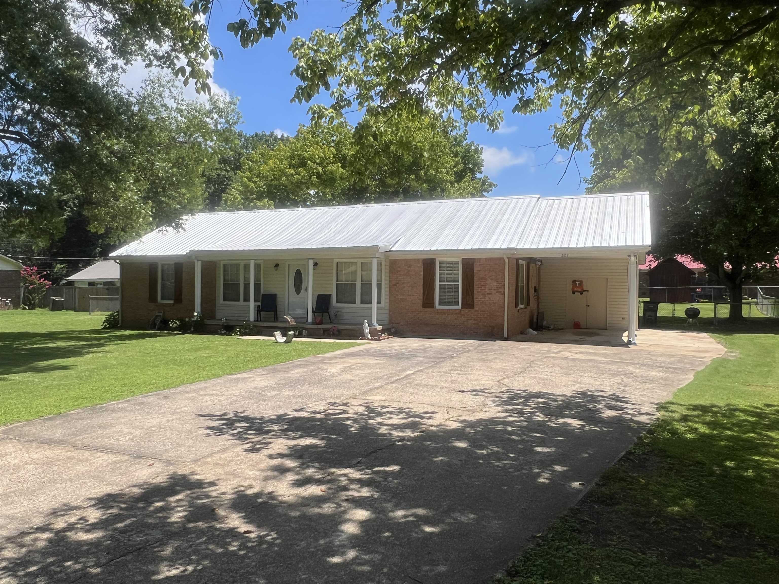 529 JANET RD Property Photo 1