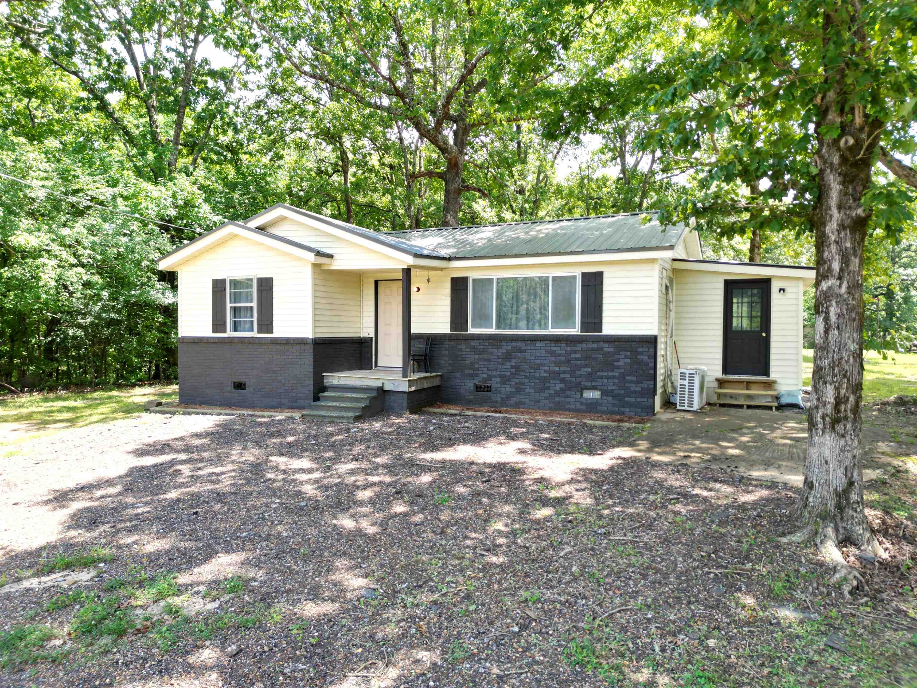 2505 Pittman Rd Property Photo 1