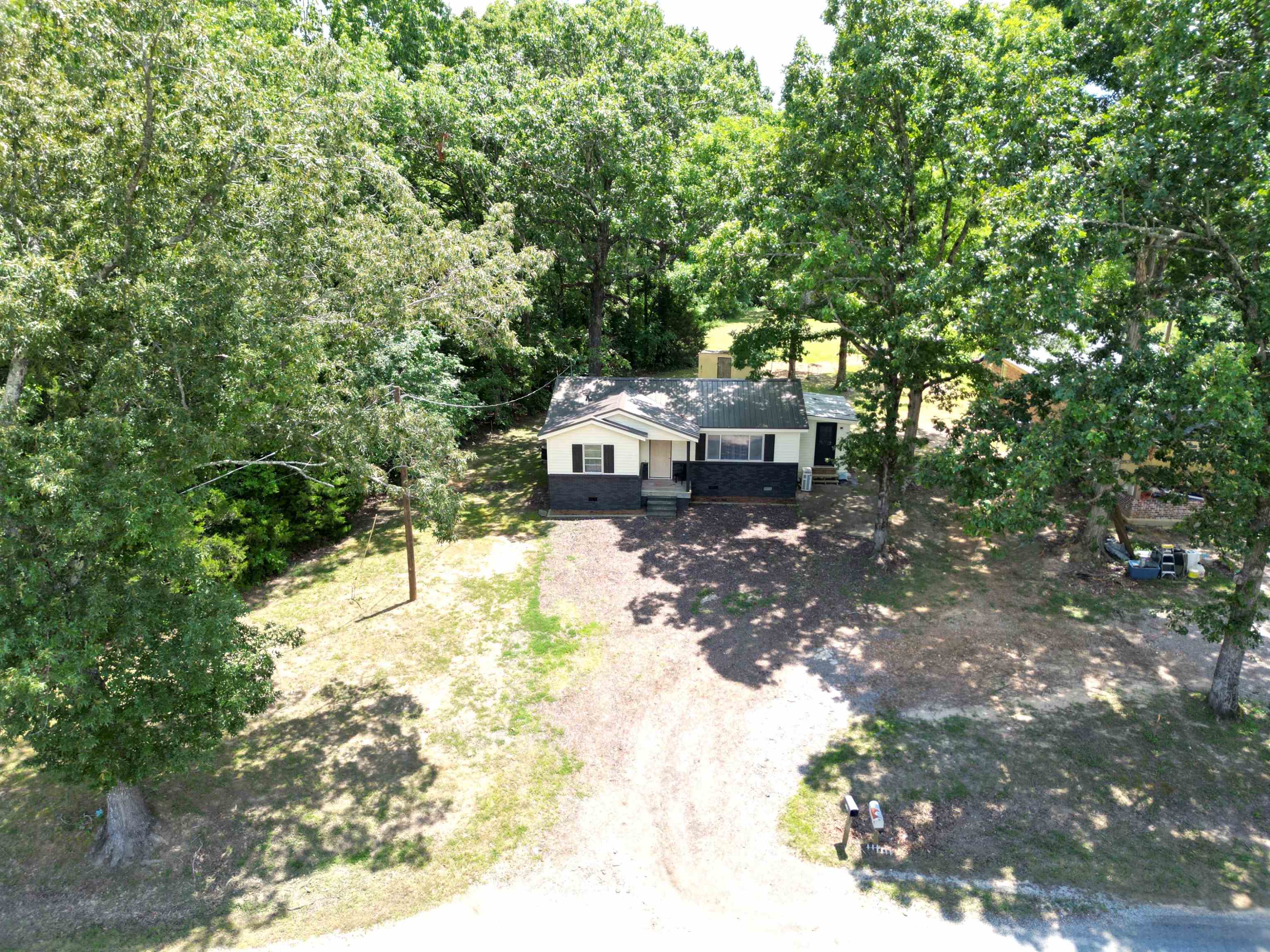 2505 Pittman Rd Property Photo 2