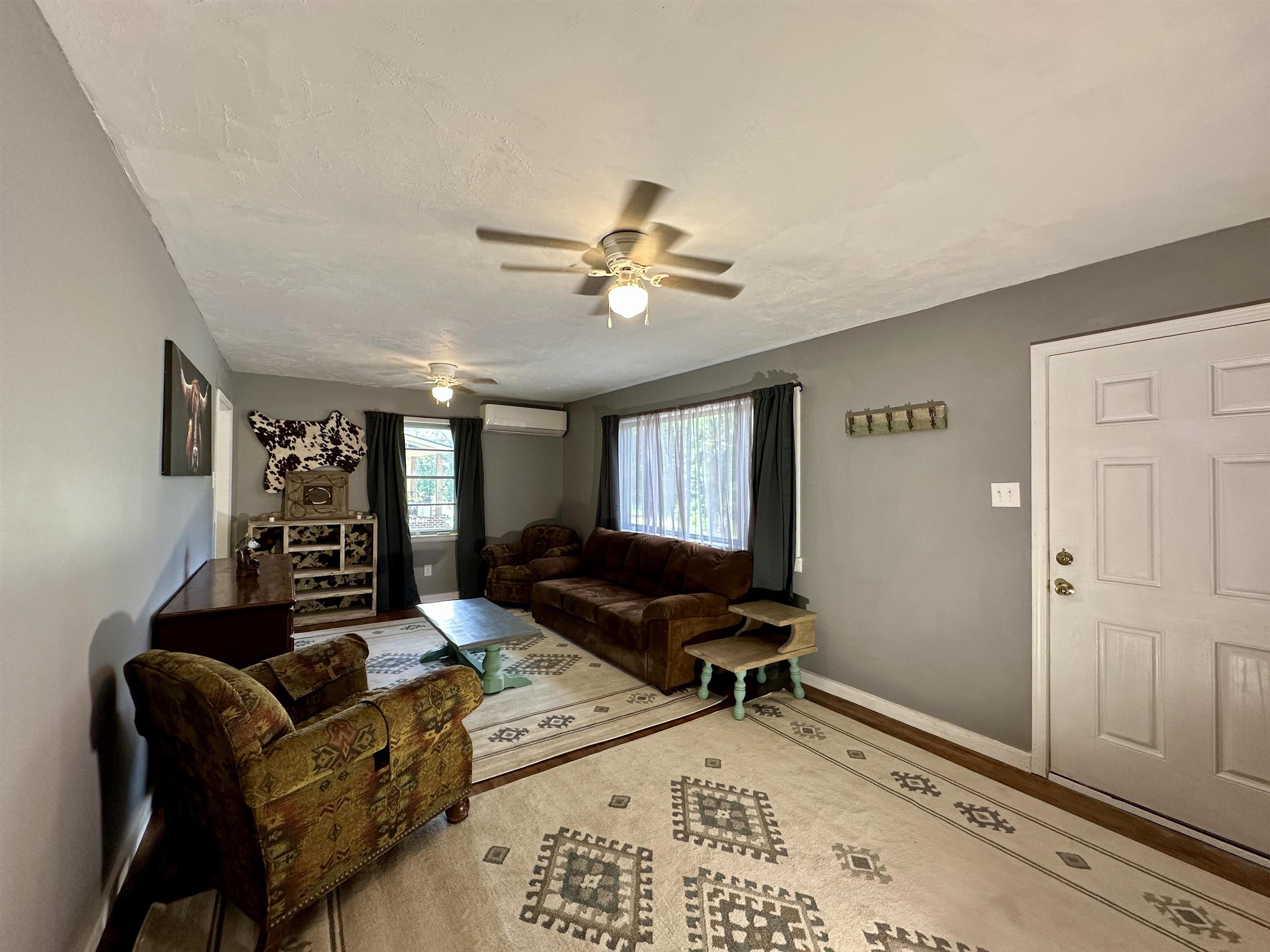 2505 Pittman Rd Property Photo 4