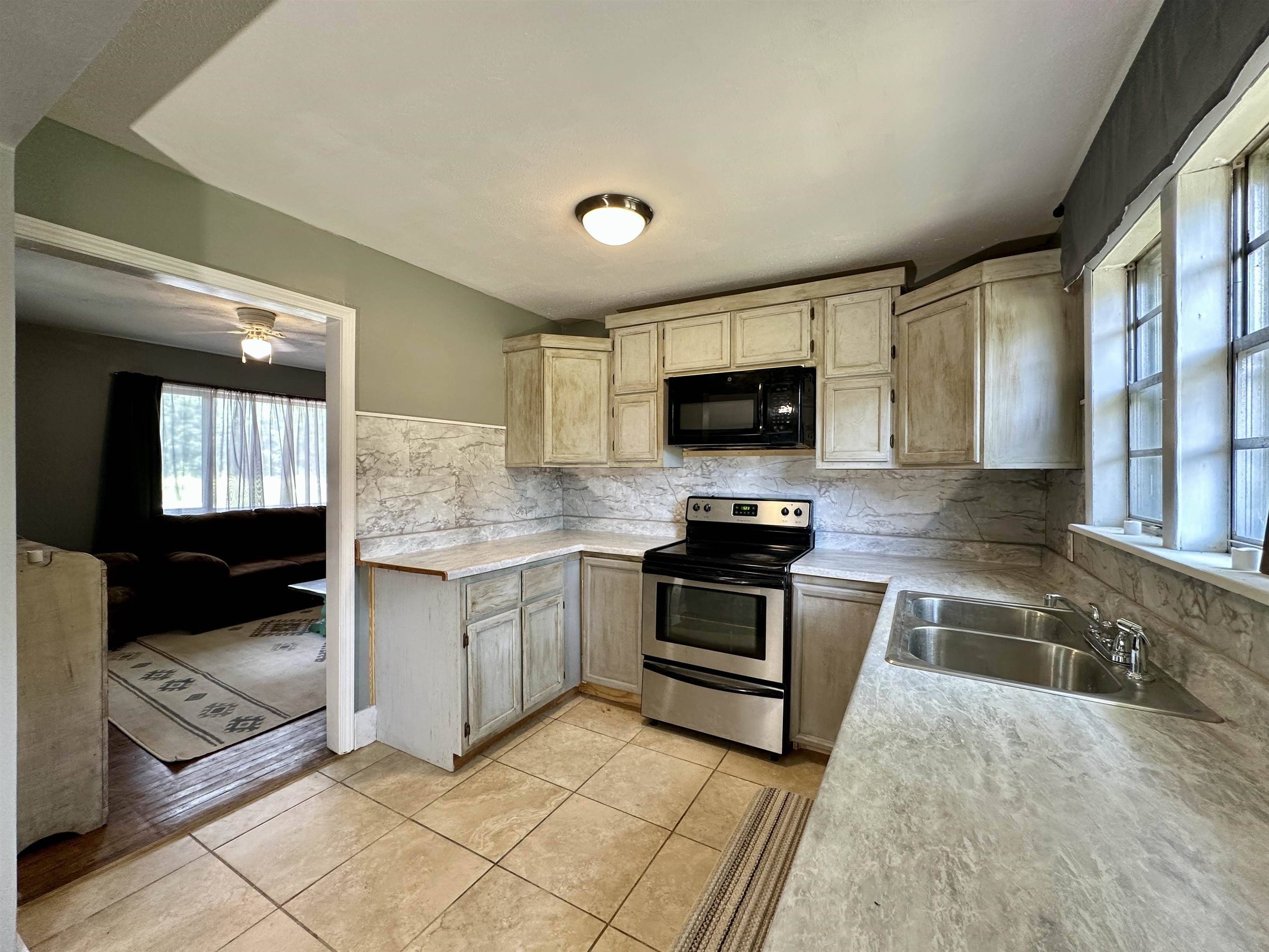 2505 Pittman Rd Property Photo 6