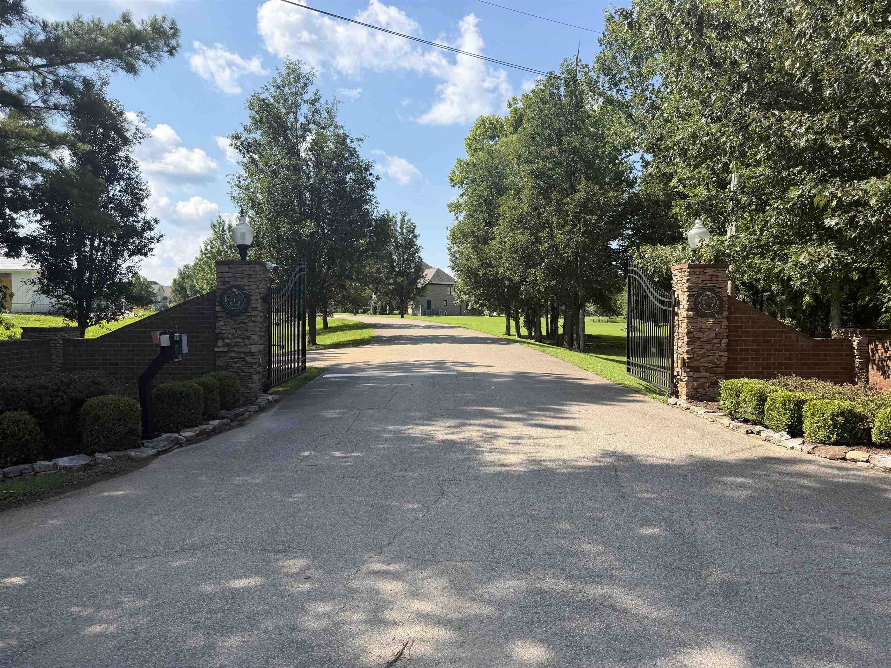55 N Lake Pointe Cv Property Photo 1