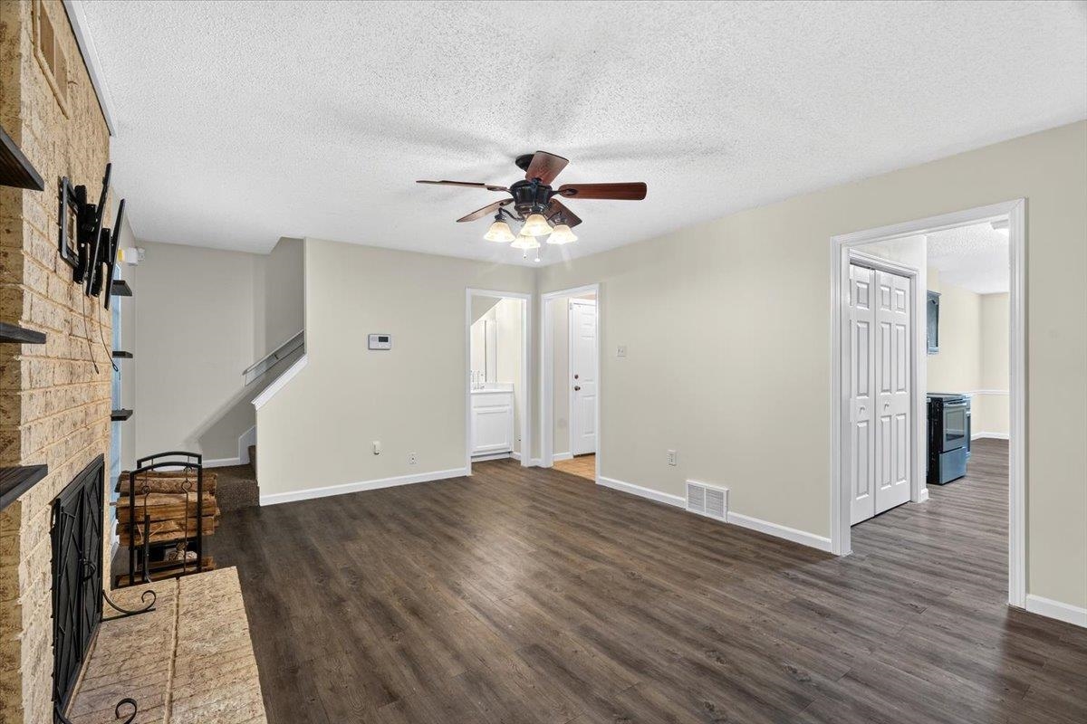 2254 Mangum Dr Property Photo 6