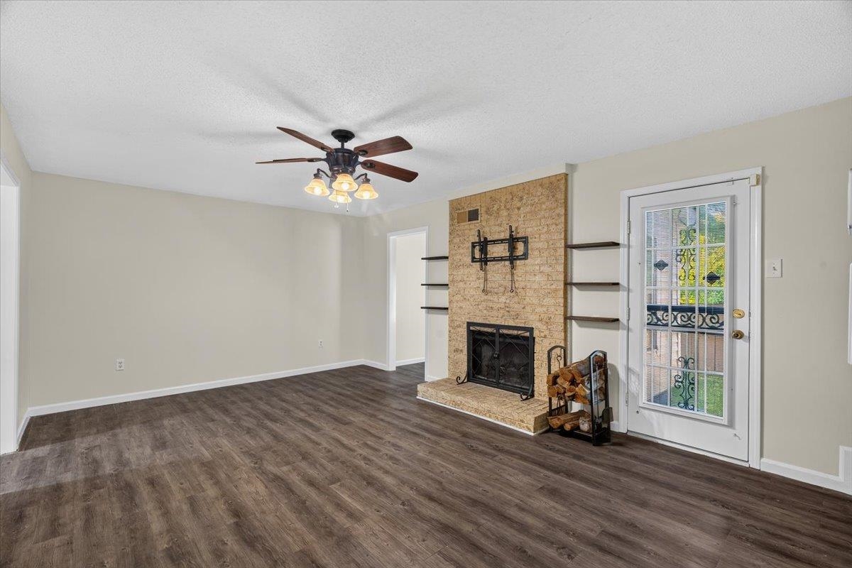 2254 Mangum Dr Property Photo 9