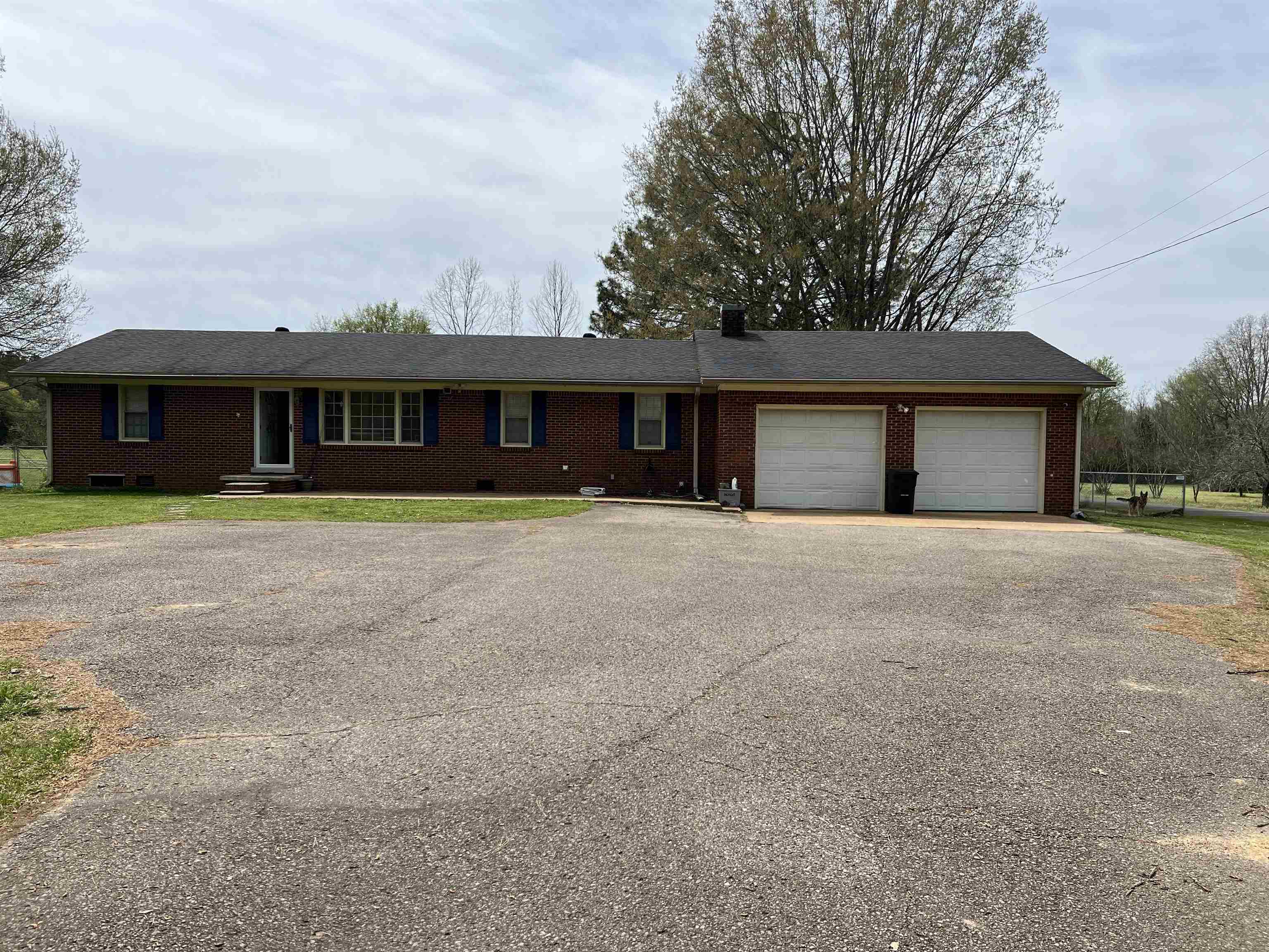 329 Mayflower Rd Property Photo 1