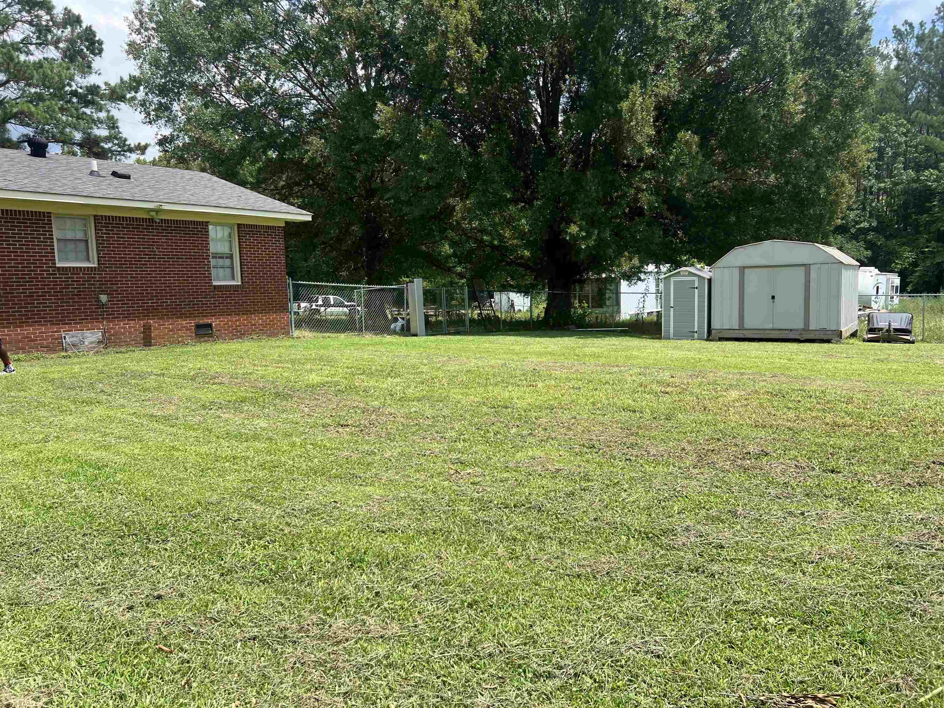 329 Mayflower Rd Property Photo 4