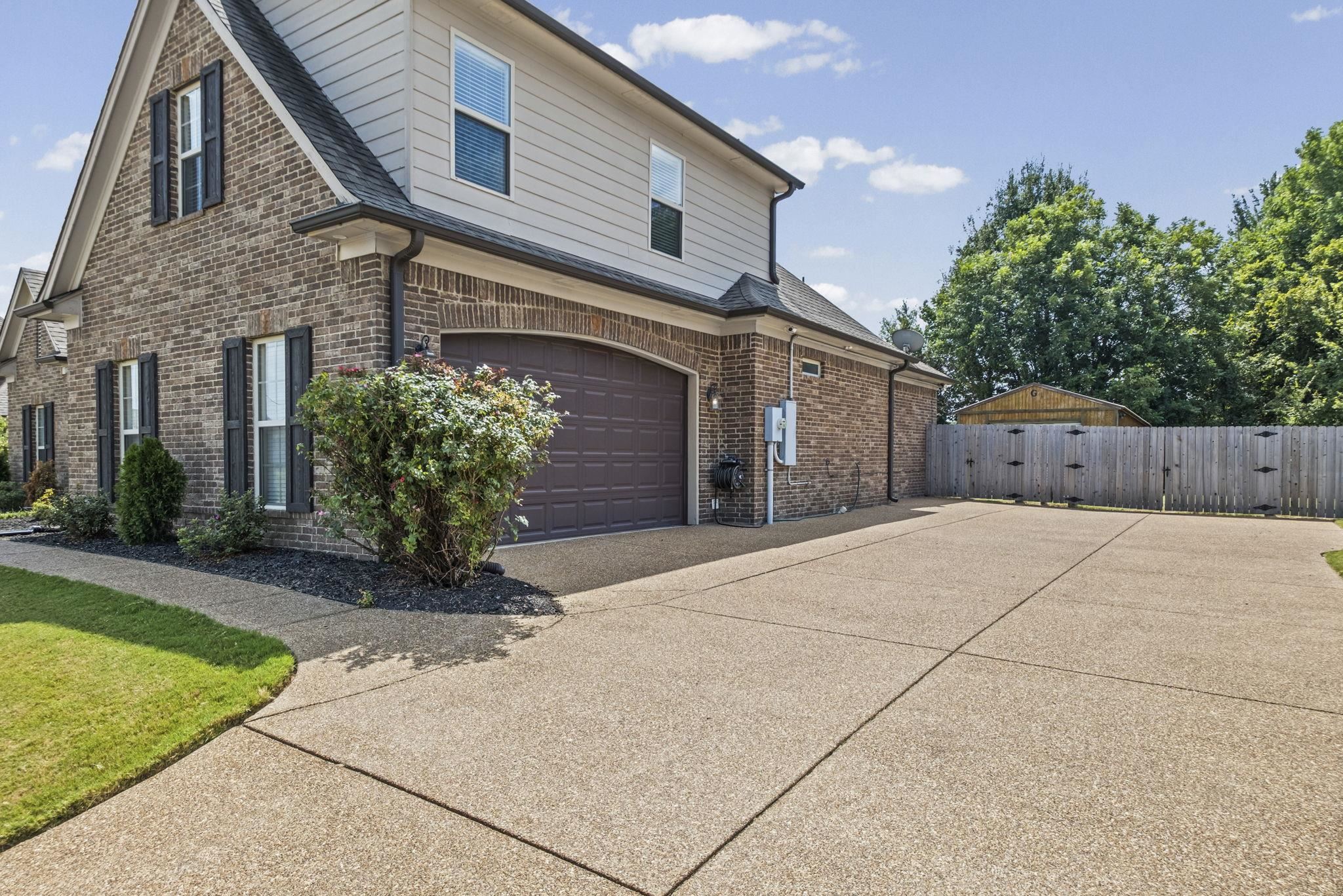 128 George Ellis Dr Property Photo 3