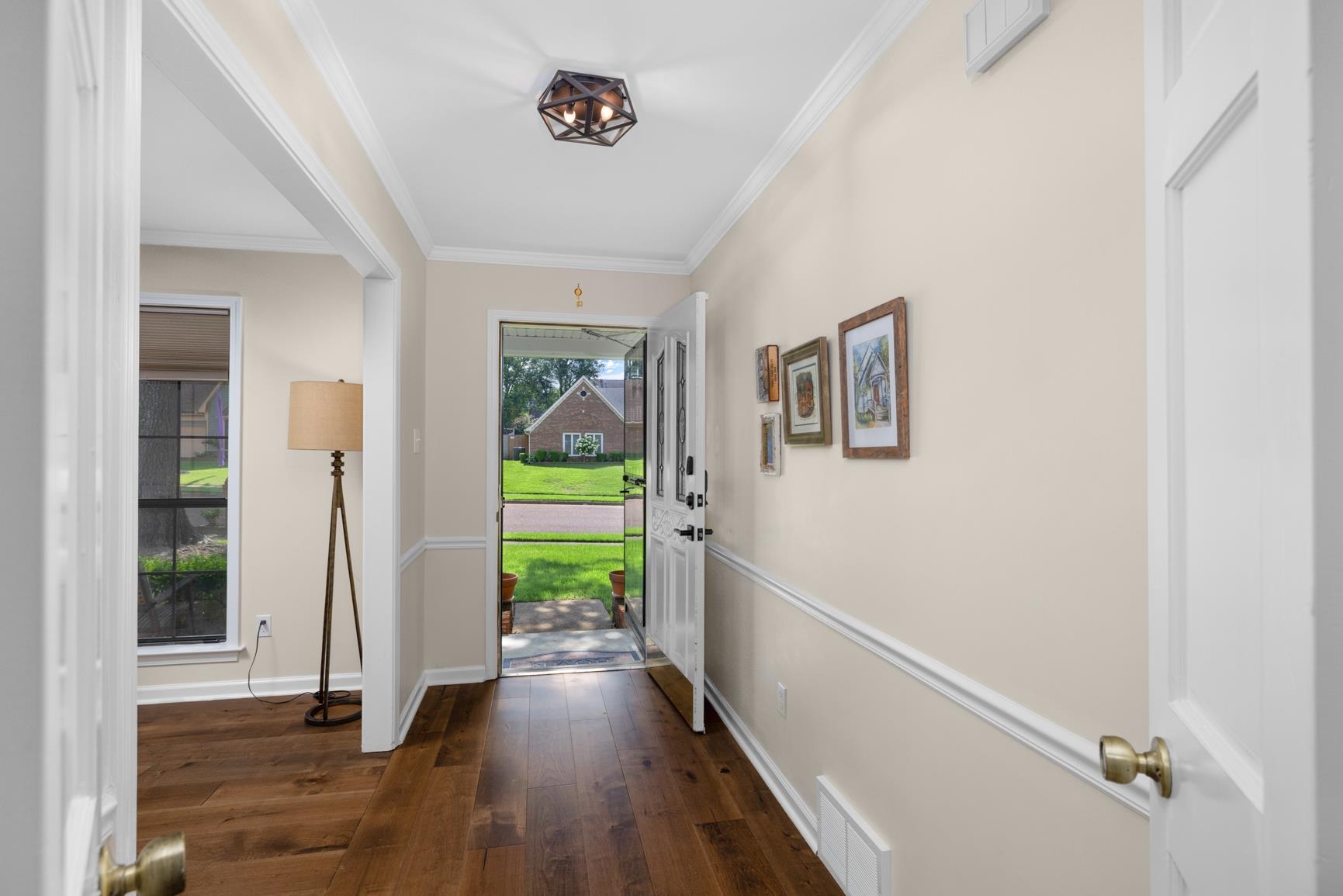 3775 Oak Forest Dr Property Photo 4