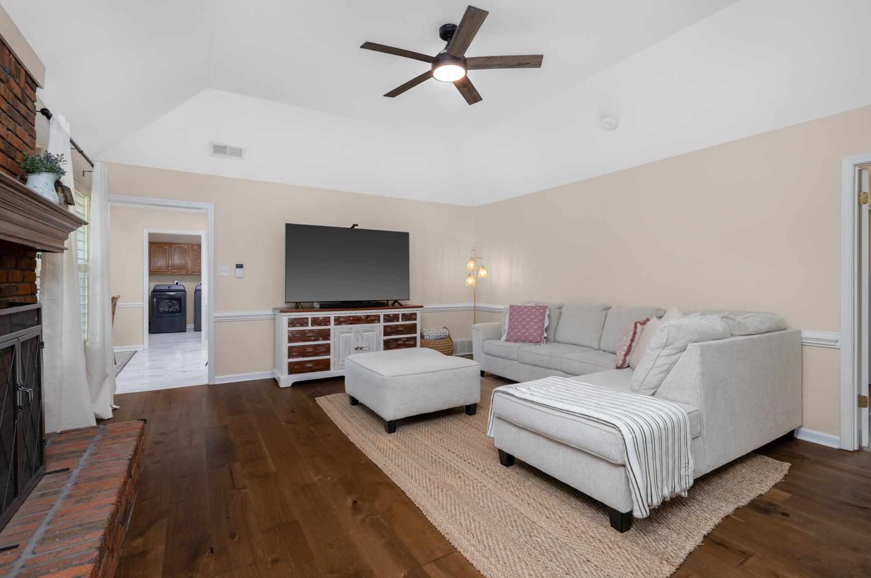 3775 Oak Forest Dr Property Photo 7