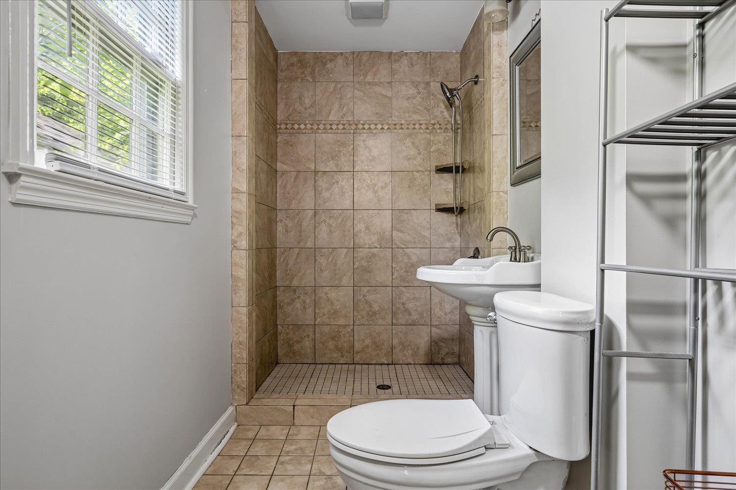 3725 Spottswood Ave Property Photo 16