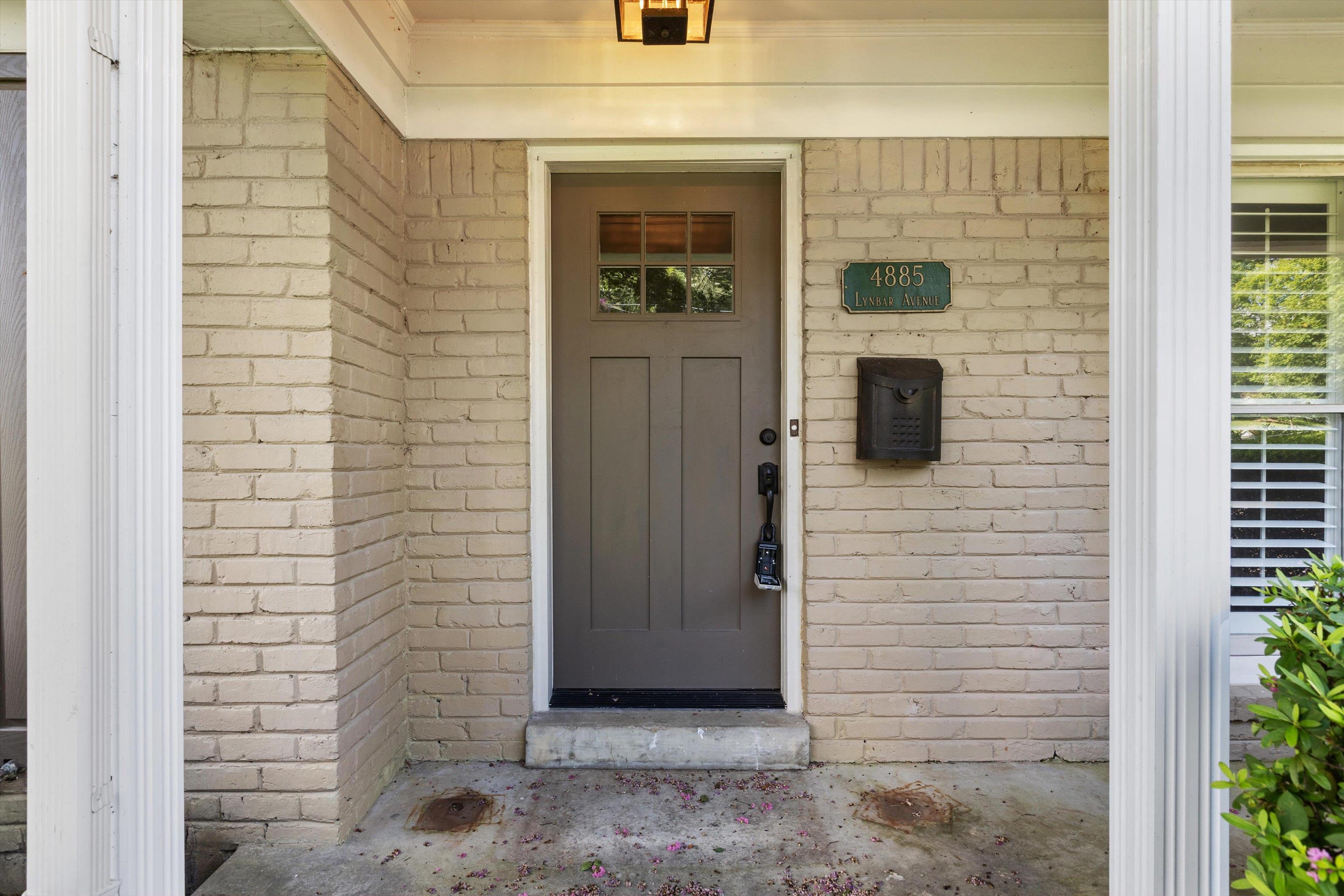 4885 Lynbar Ave Property Photo 2