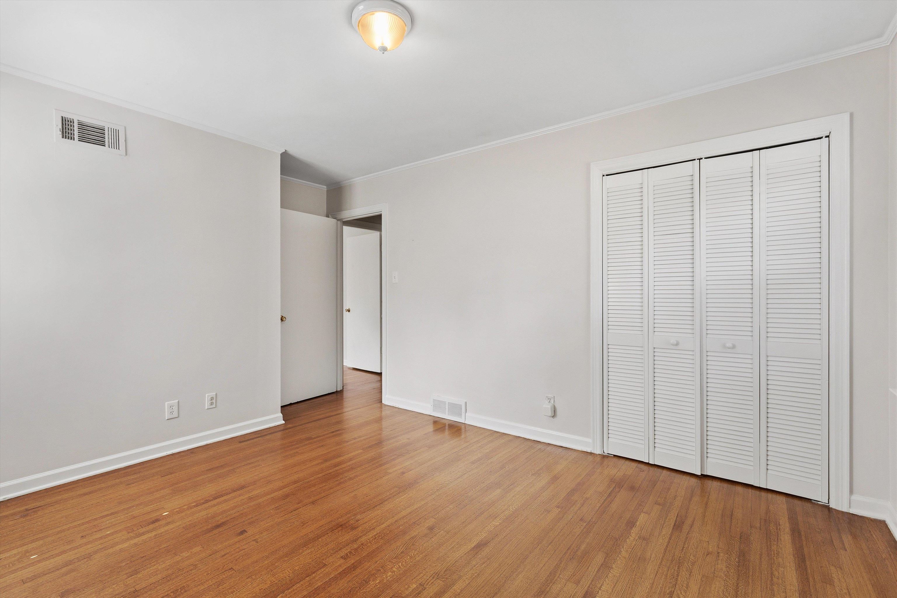 4885 Lynbar Ave Property Photo 17