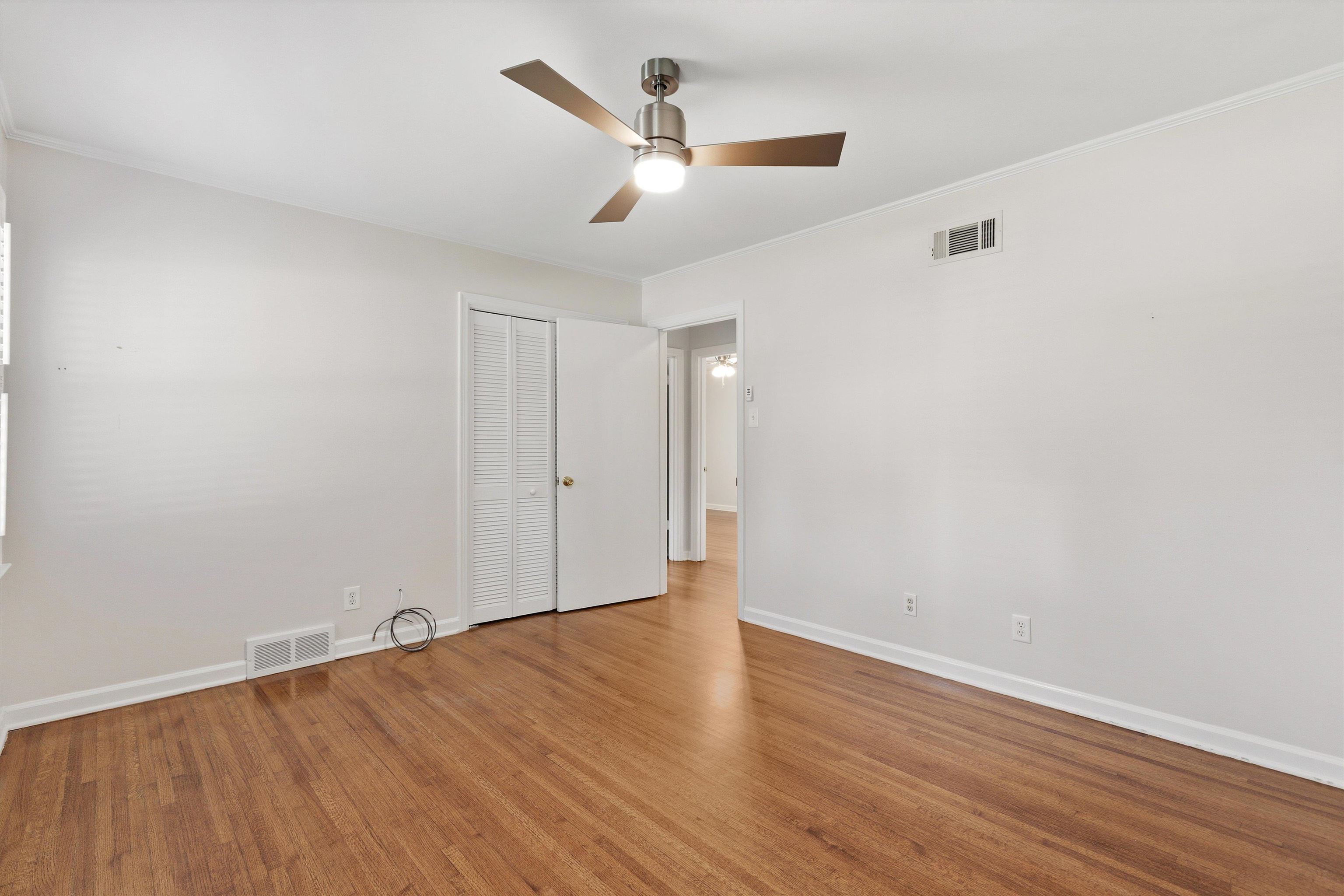 4885 Lynbar Ave Property Photo 31