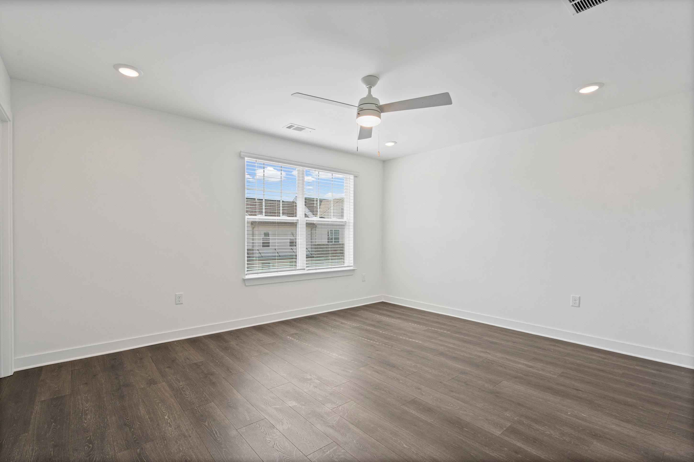 3057 Portage Dr Property Photo 12