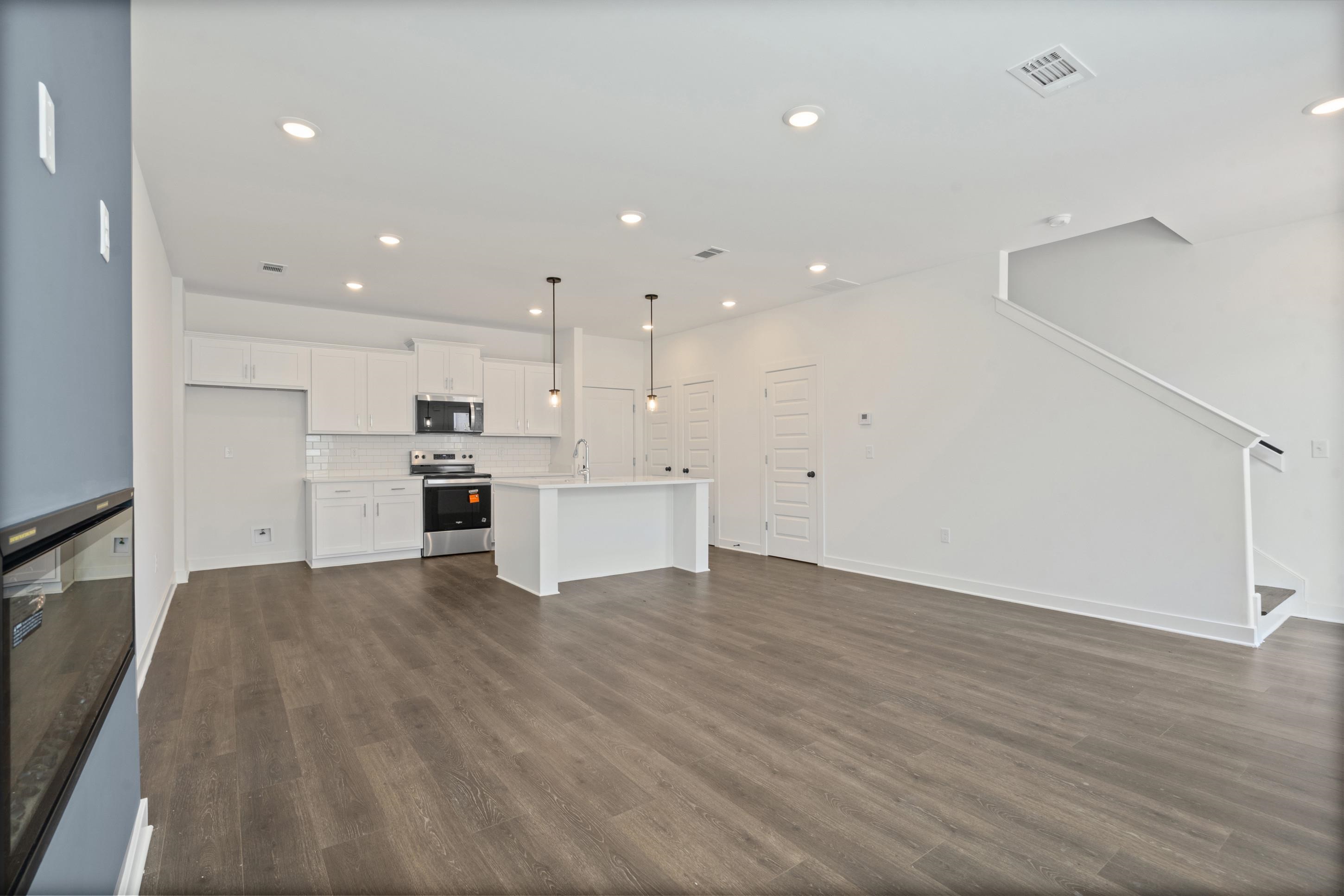 3053 Portage Dr Property Photo 5