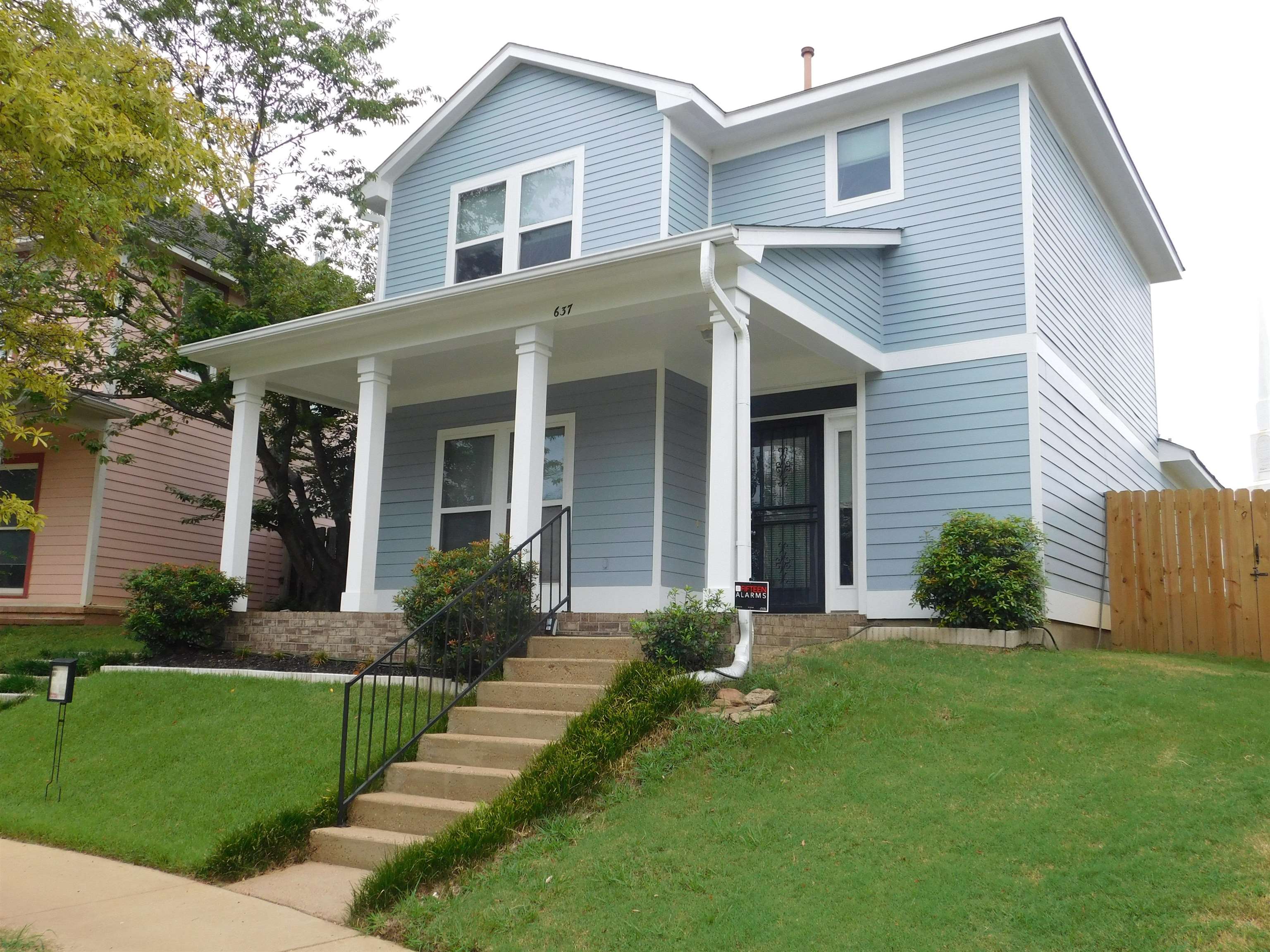 637 Greenlaw Pl Property Photo 2