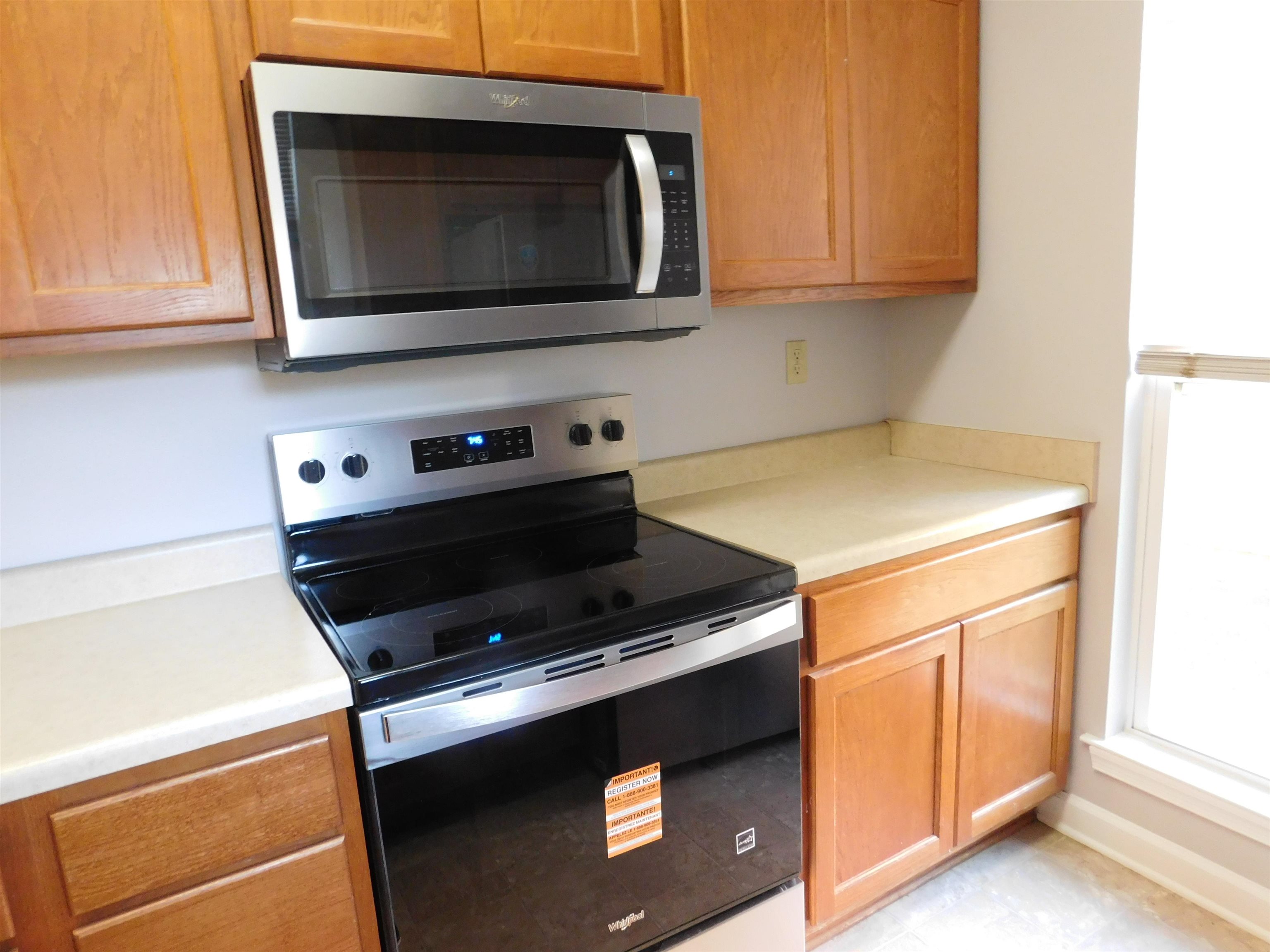 637 Greenlaw Pl Property Photo 9