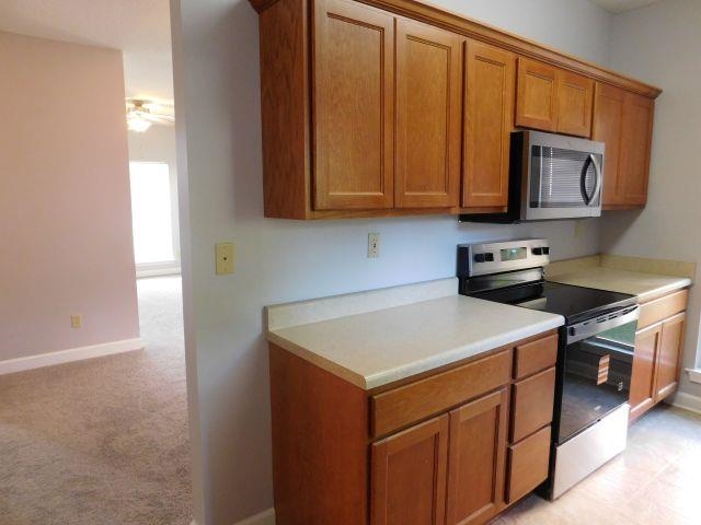 637 Greenlaw Pl Property Photo 11