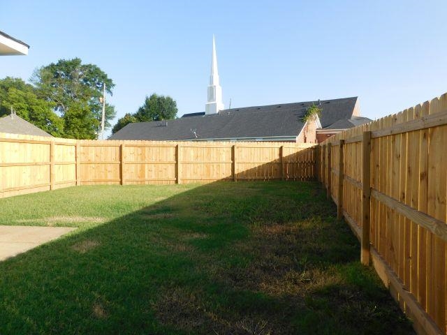 637 Greenlaw Pl Property Photo 21