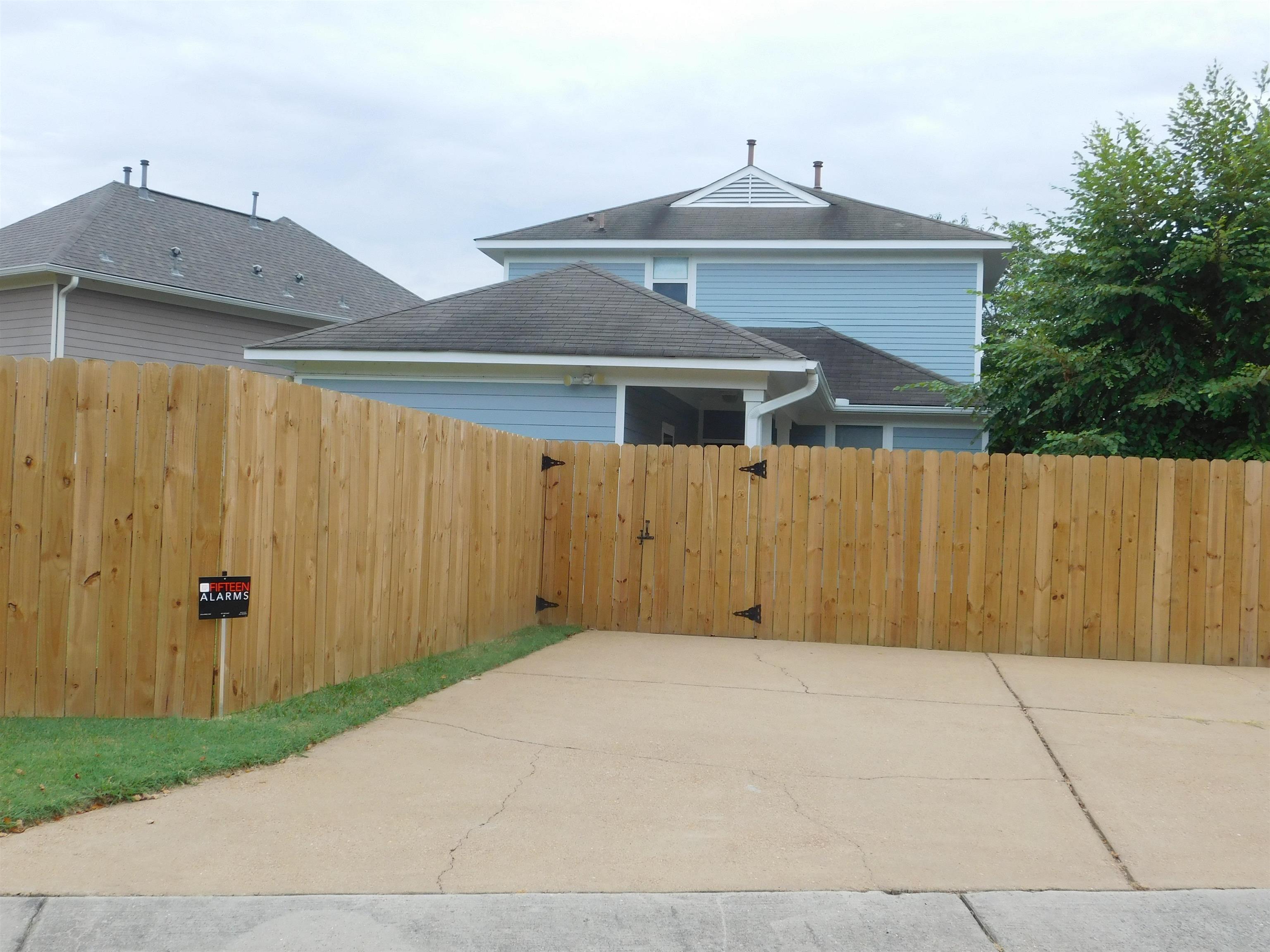 637 Greenlaw Pl Property Photo 23