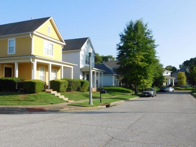 637 Greenlaw Pl Property Photo 24
