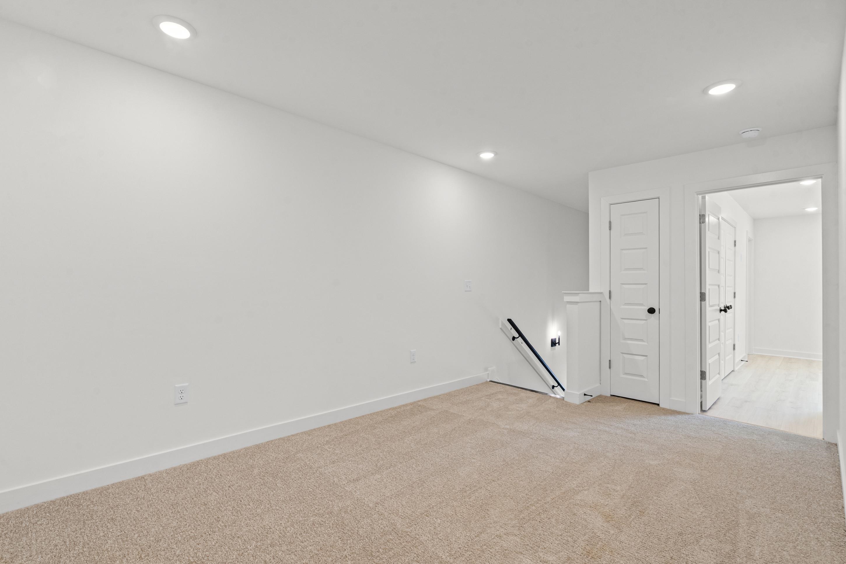 3049 Portage Dr Property Photo 10
