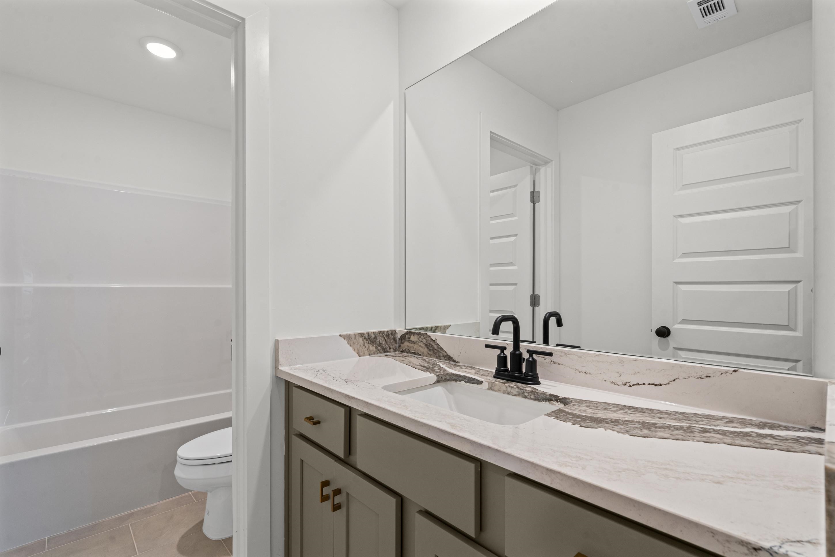 3049 Portage Dr Property Photo 14