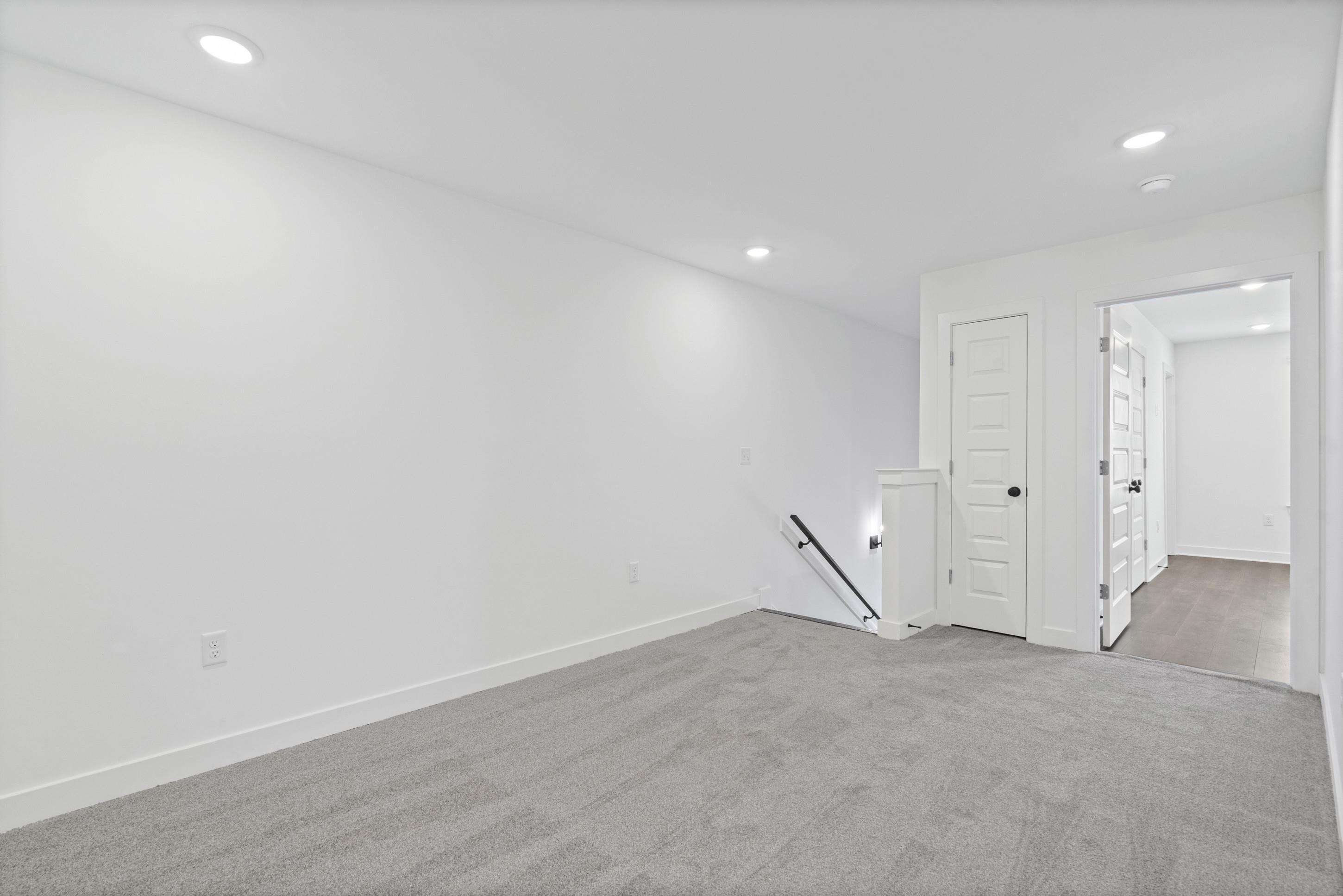 3047 Portage Dr Property Photo 10