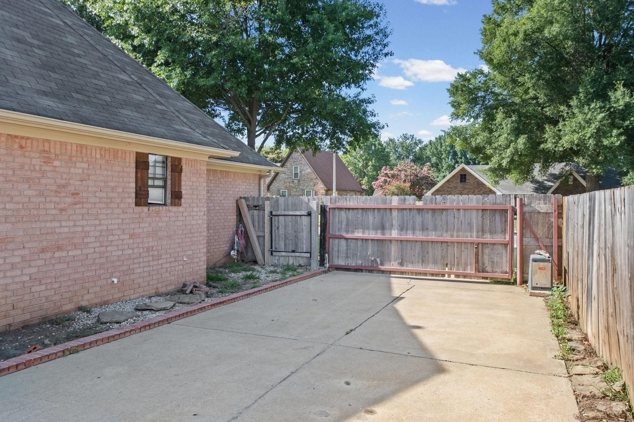4636 Cedar Hills Dr Property Photo 29