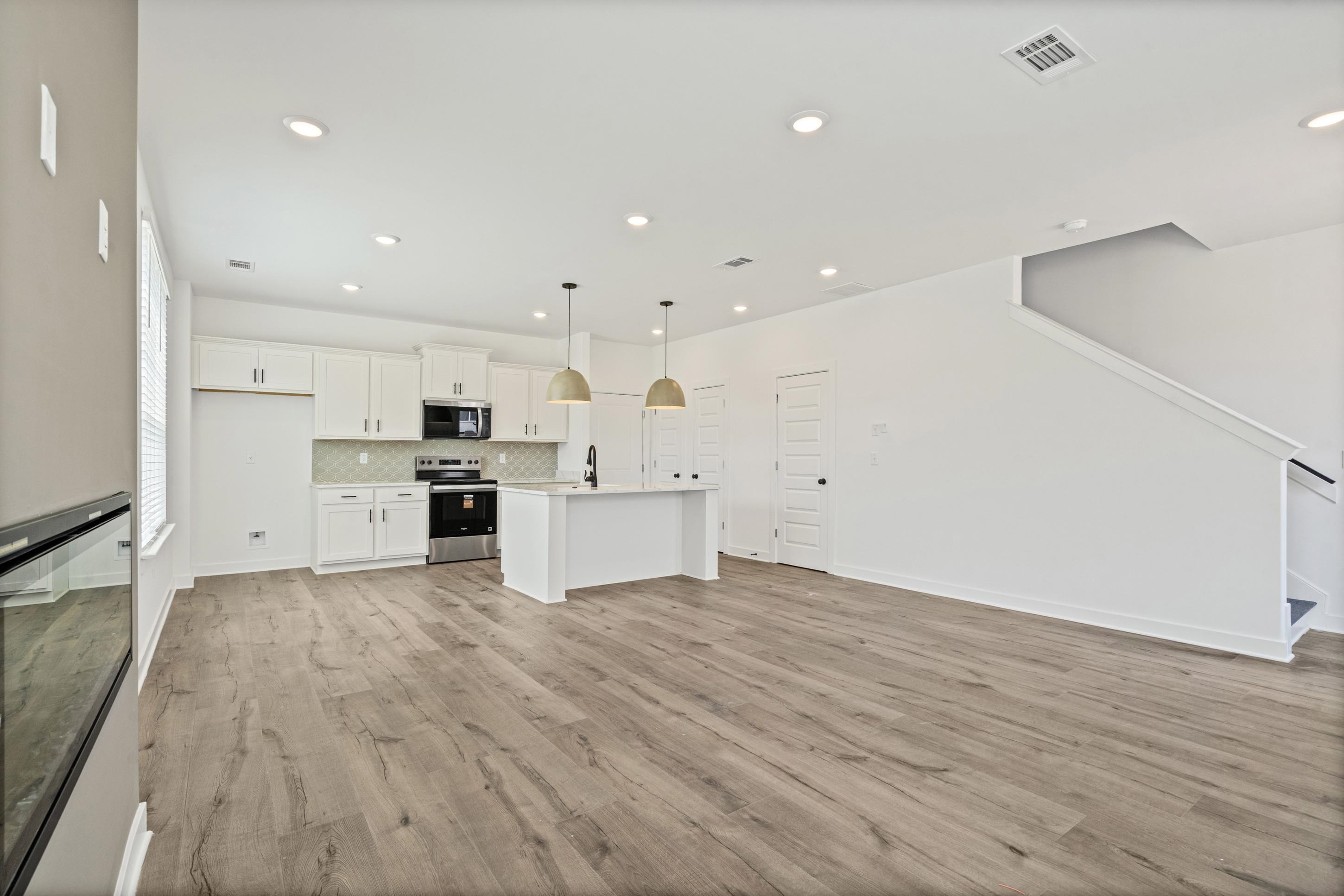 3045 Portage Dr Property Photo 6