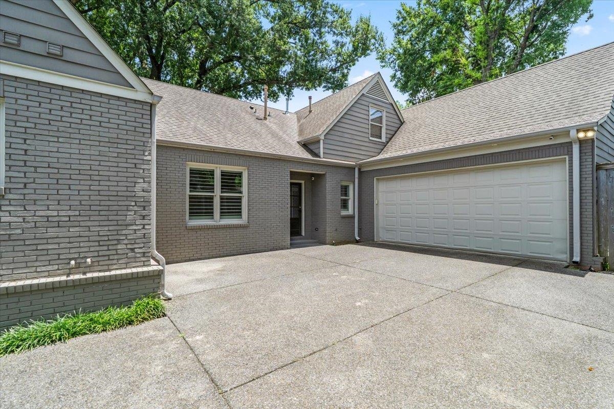 3835 S Montclair Dr Property Photo 3
