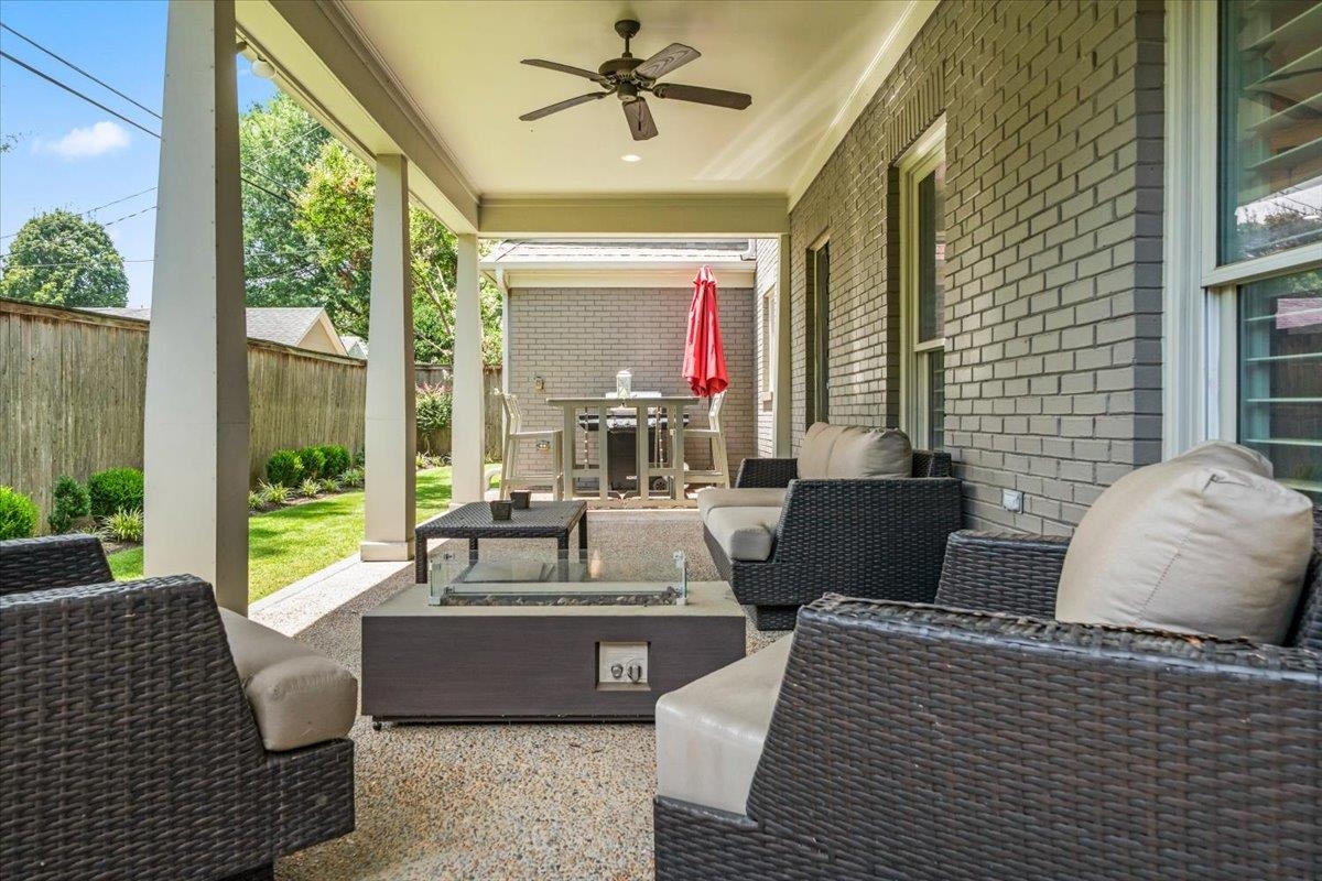 3835 S Montclair Dr Property Photo 7