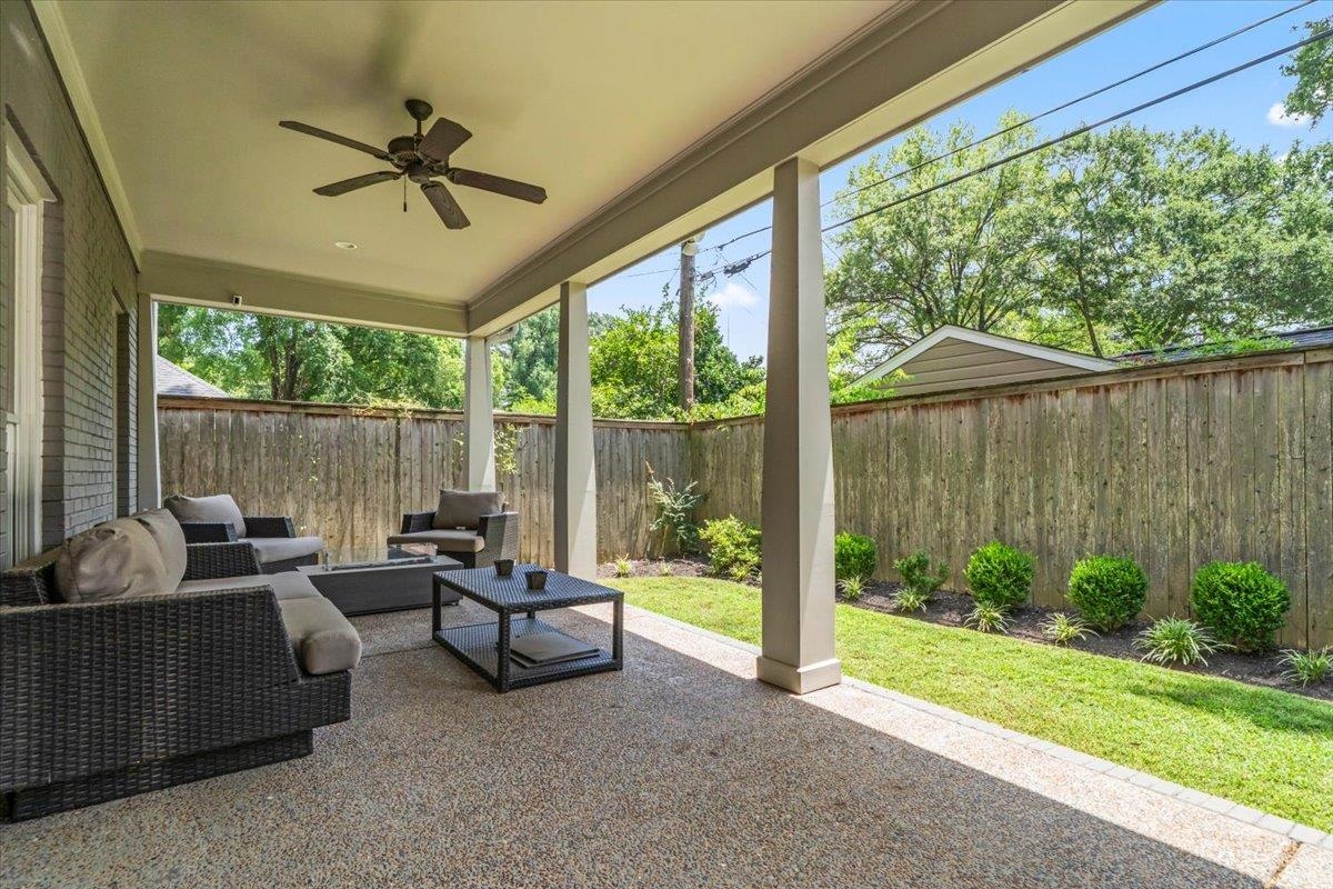 3835 S Montclair Dr Property Photo 8