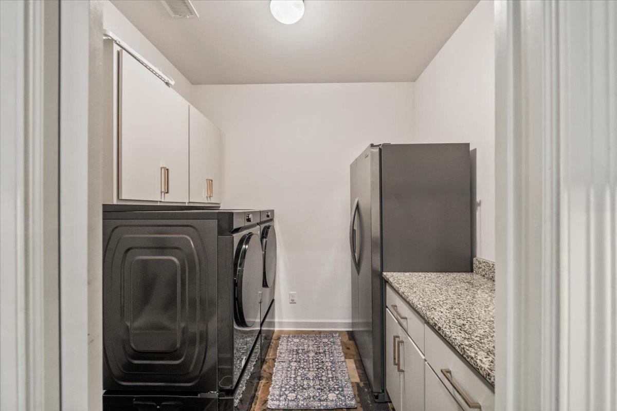3835 S Montclair Dr Property Photo 17