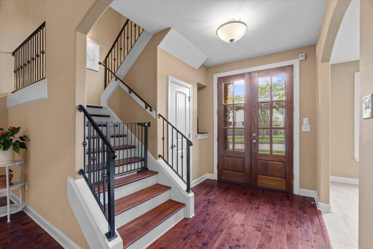 8499 Woodland Green Ct Property Photo 6