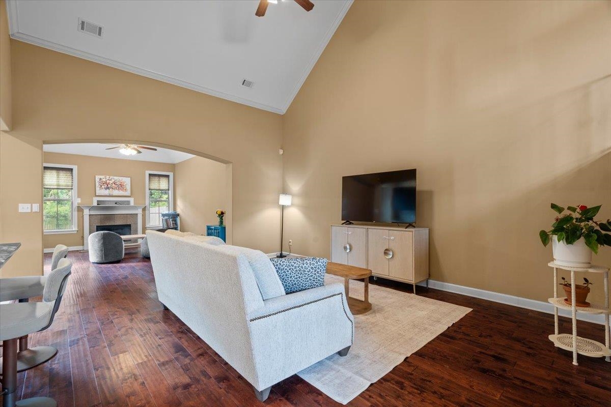8499 Woodland Green Ct Property Photo 9