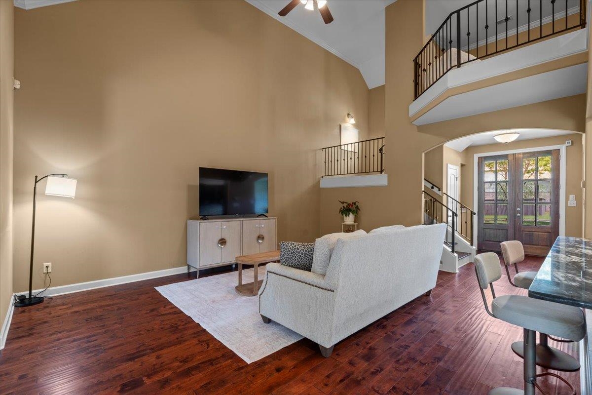 8499 Woodland Green Ct Property Photo 10