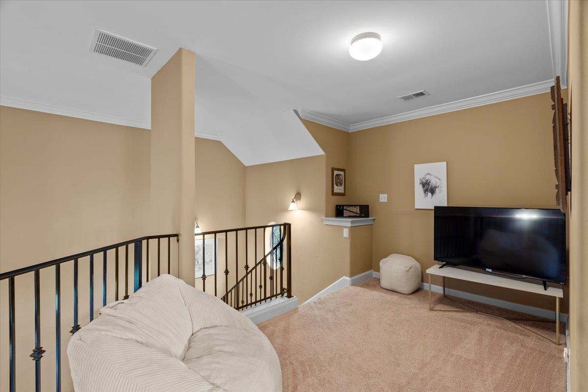 8499 Woodland Green Ct Property Photo 28