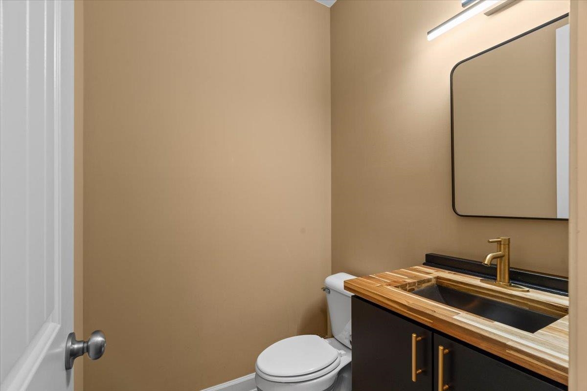 8499 Woodland Green Ct Property Photo 33
