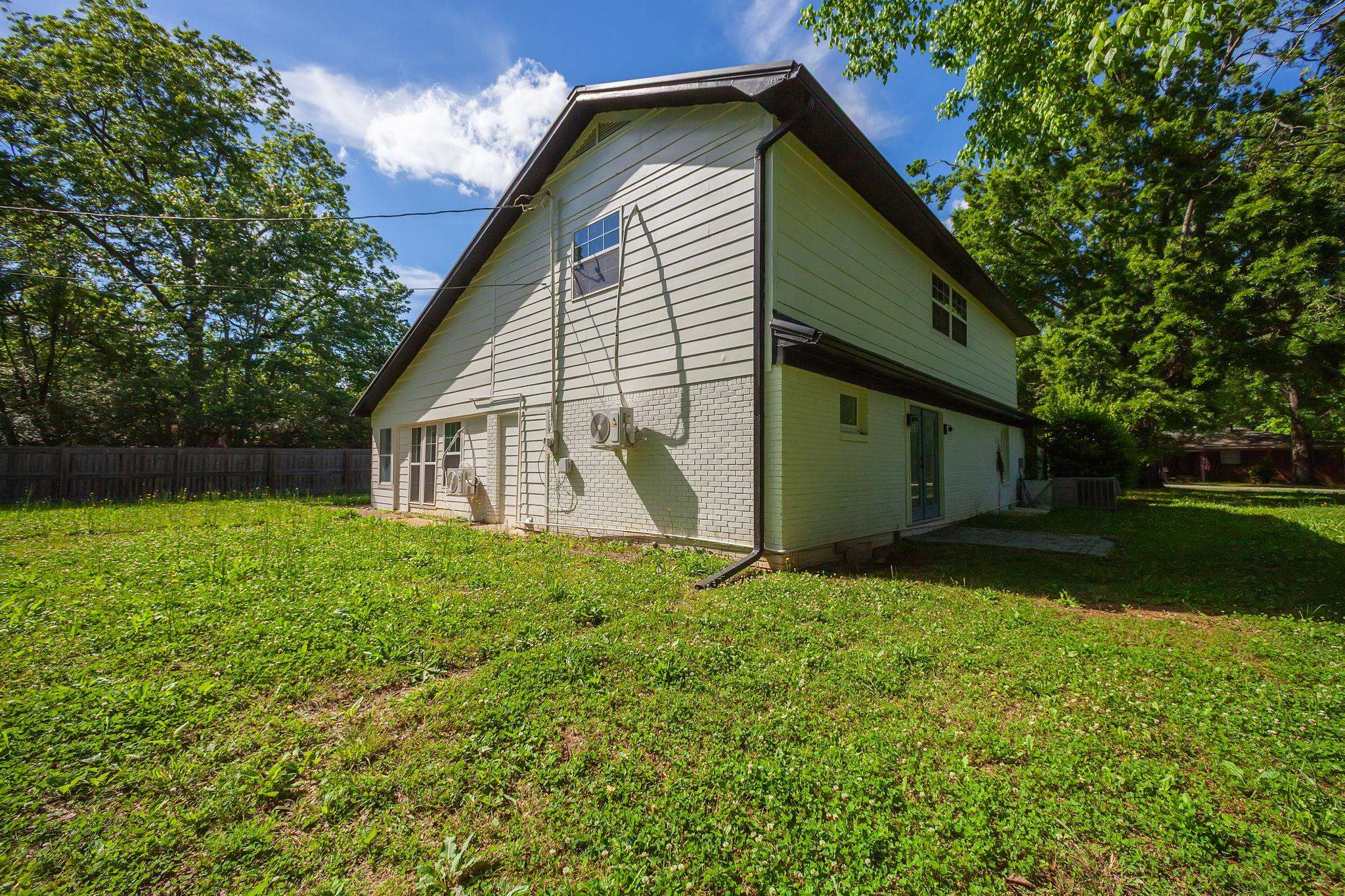 90 Shaw Ln Property Photo 9