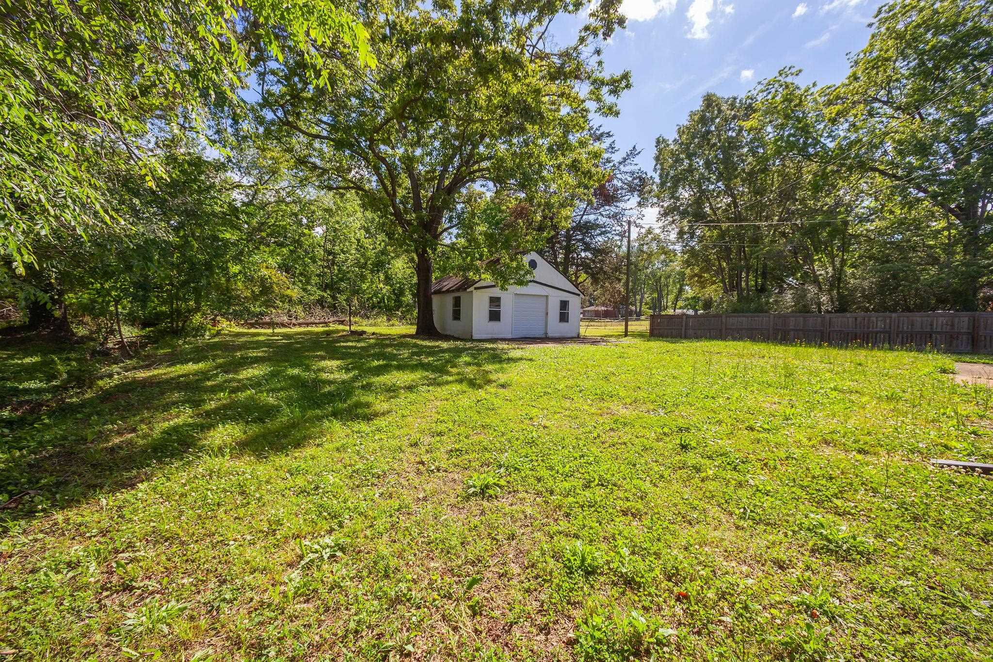 90 Shaw Ln Property Photo 10