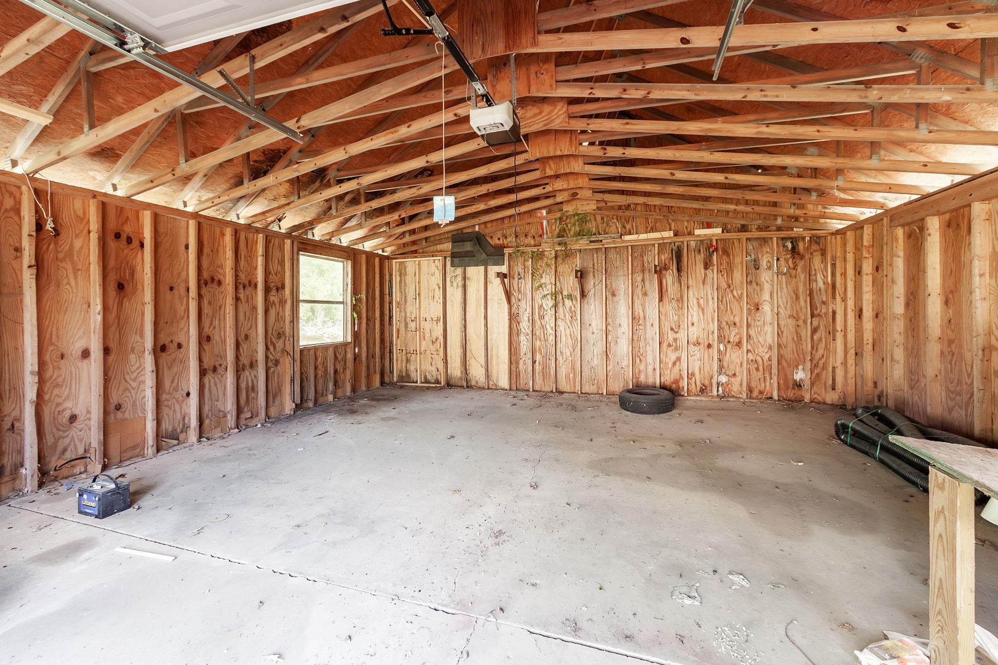 90 Shaw Ln Property Photo 11