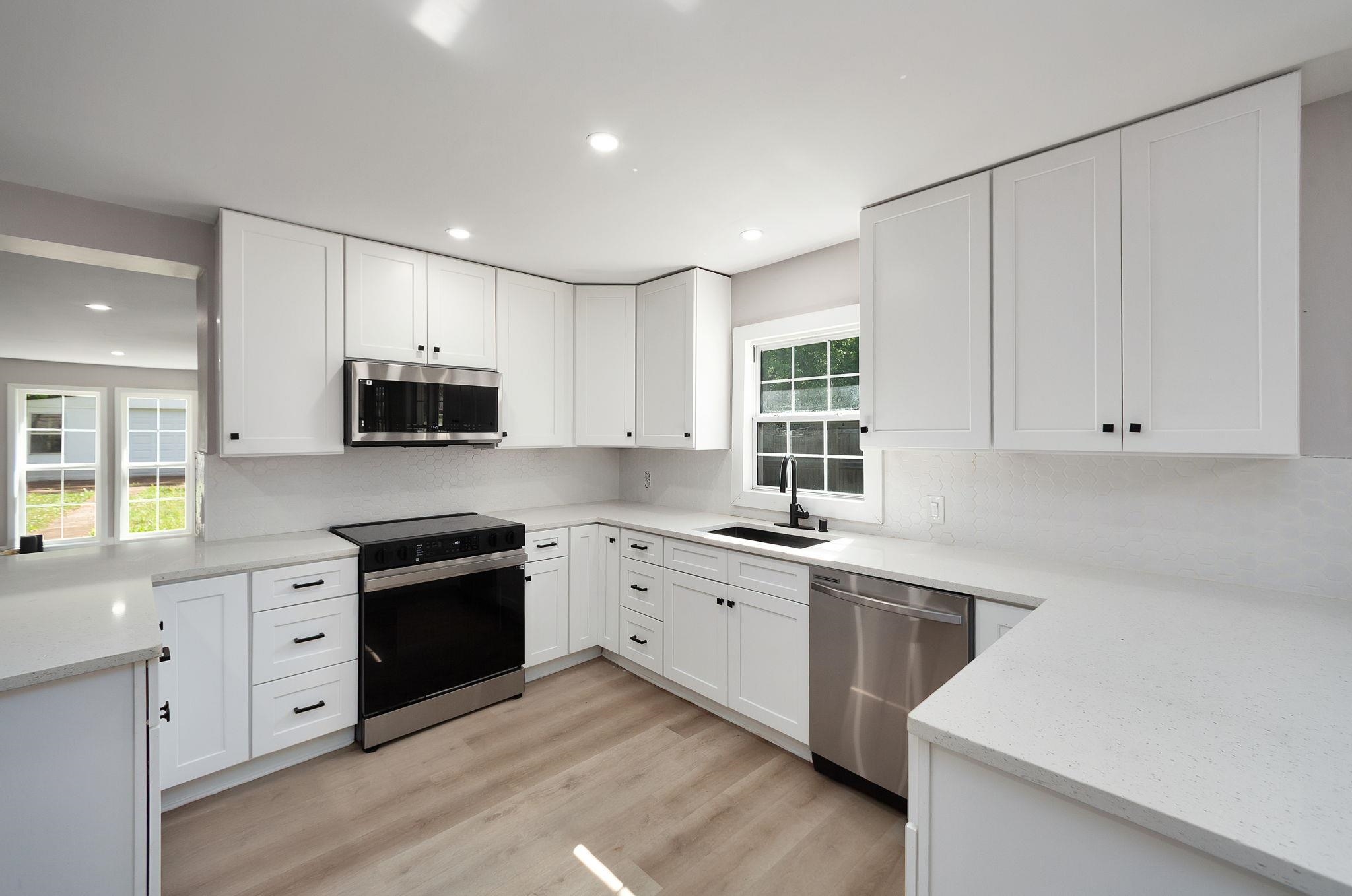 90 Shaw Ln Property Photo 17