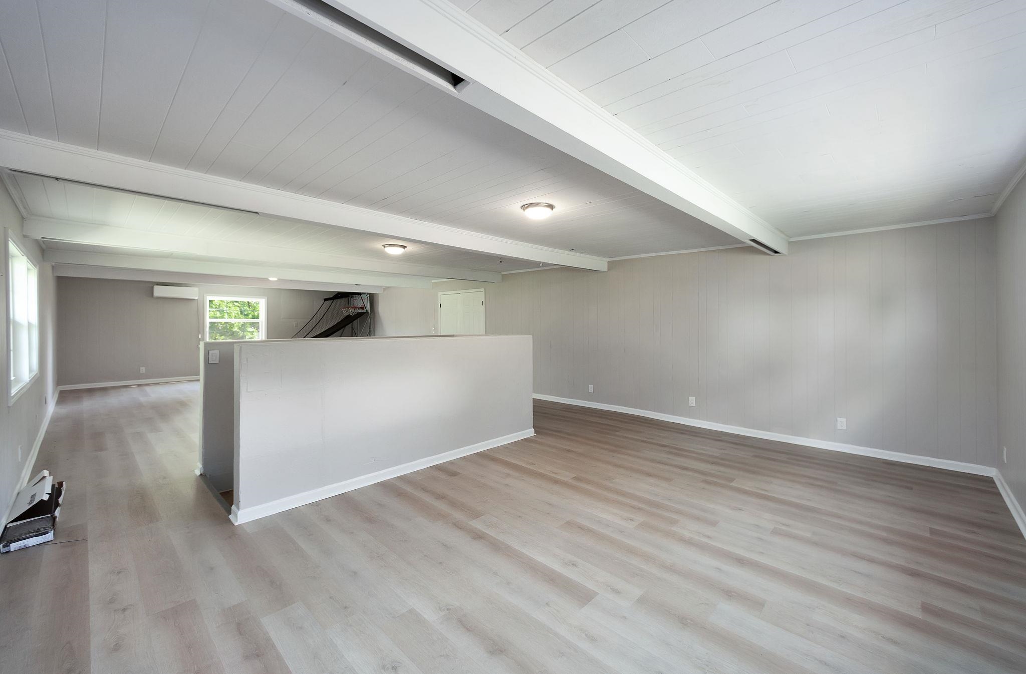 90 Shaw Ln Property Photo 32