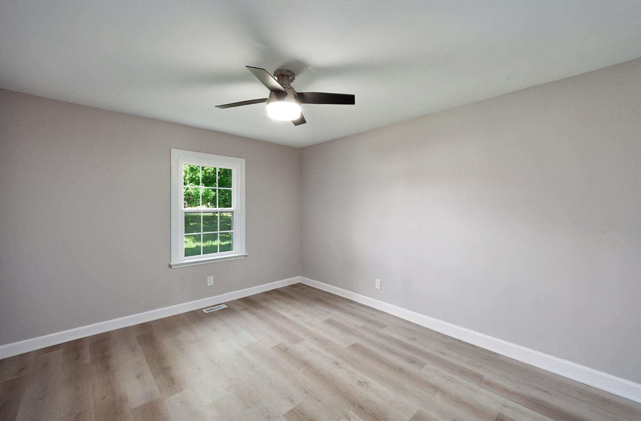 90 Shaw Ln Property Photo 39