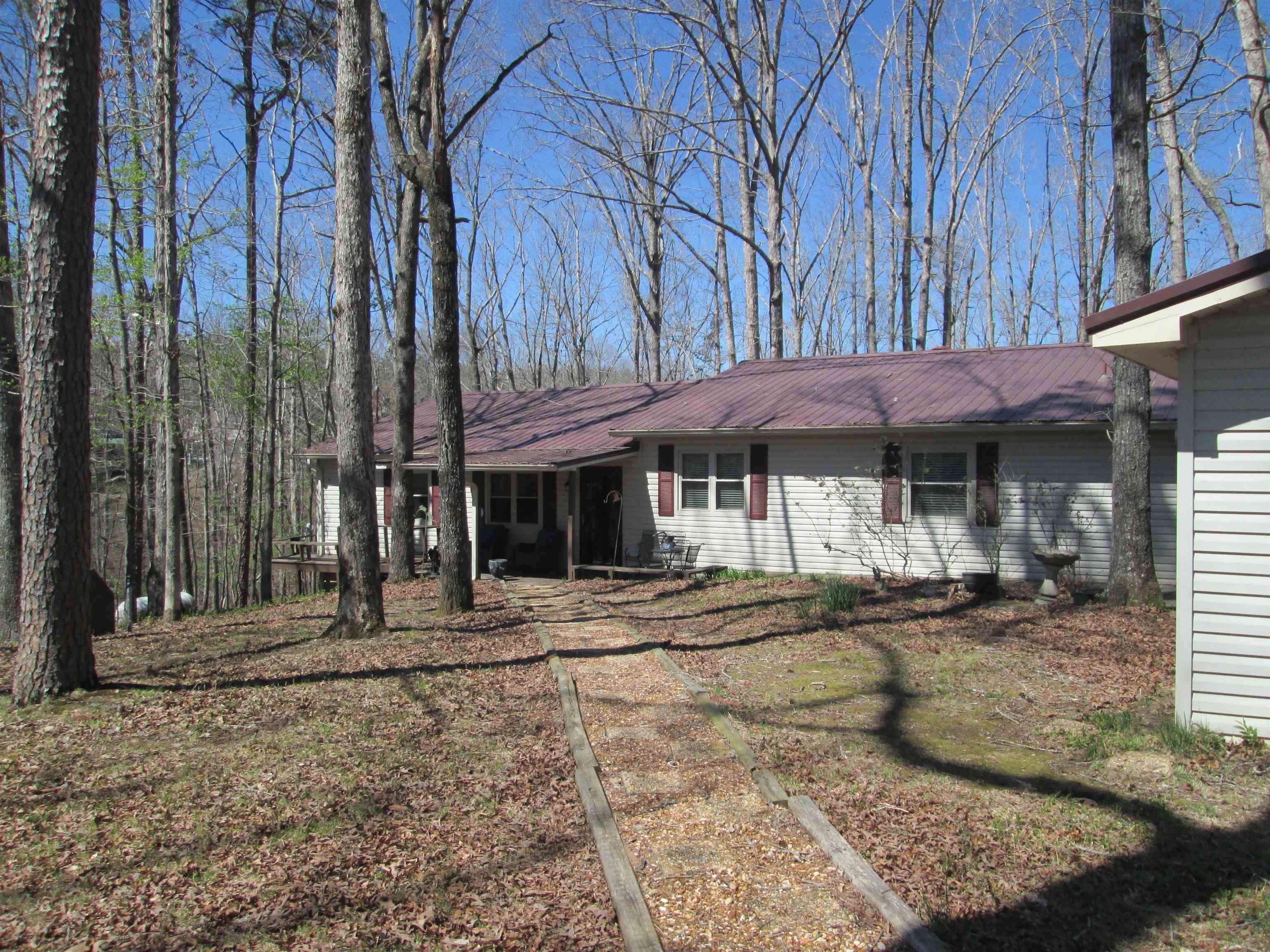 20 Trail Ln Property Photo 3