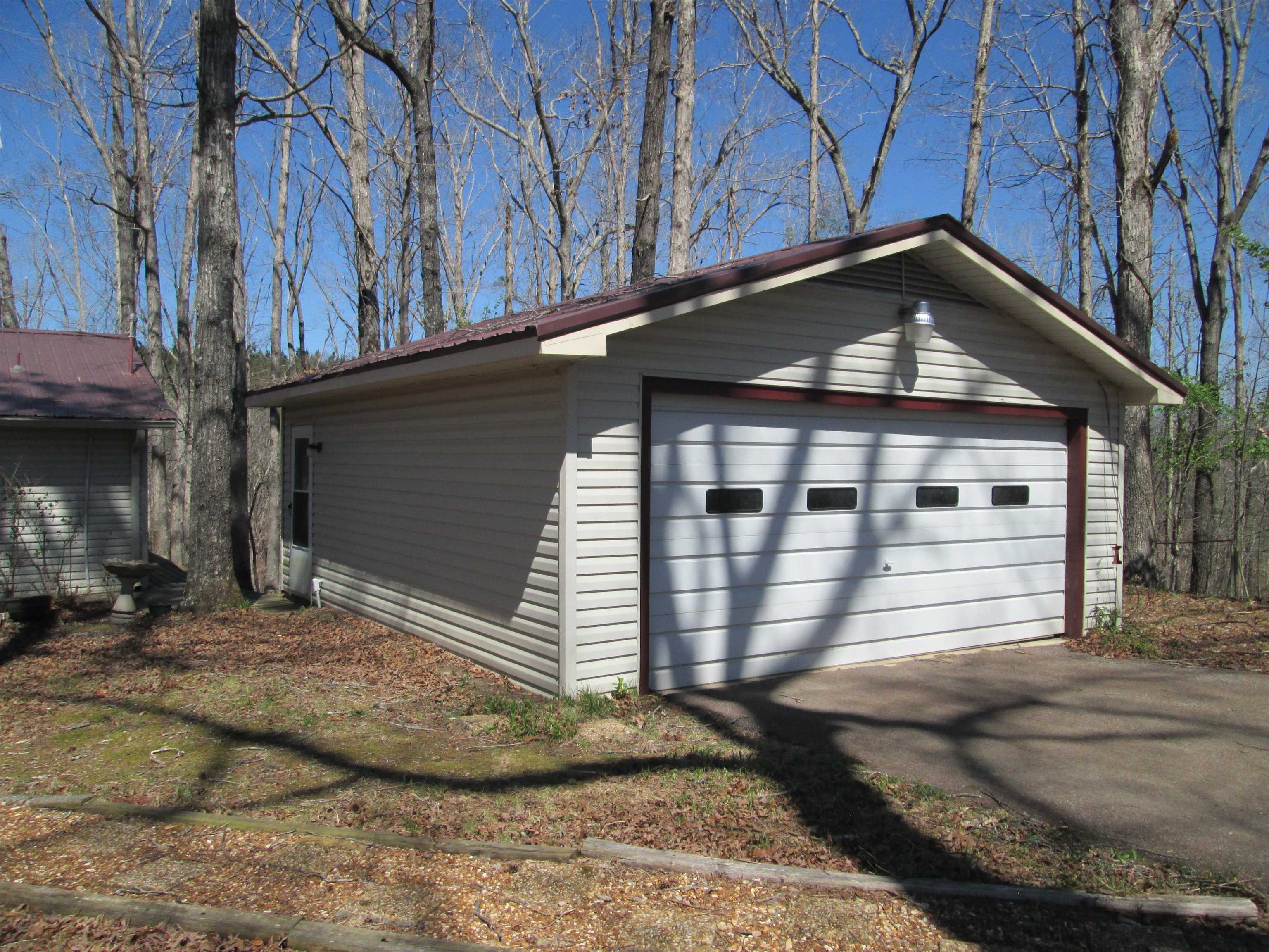 20 Trail Ln Property Photo 4